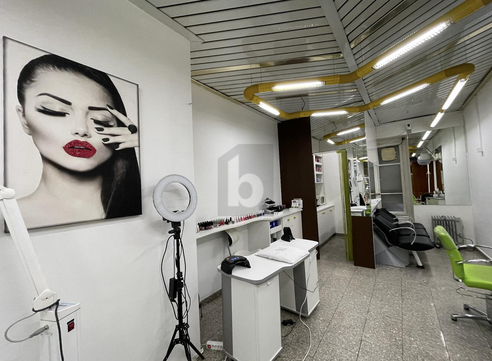 SALON DE COIFFURE MODERNE À PLAINPALAIS - 3