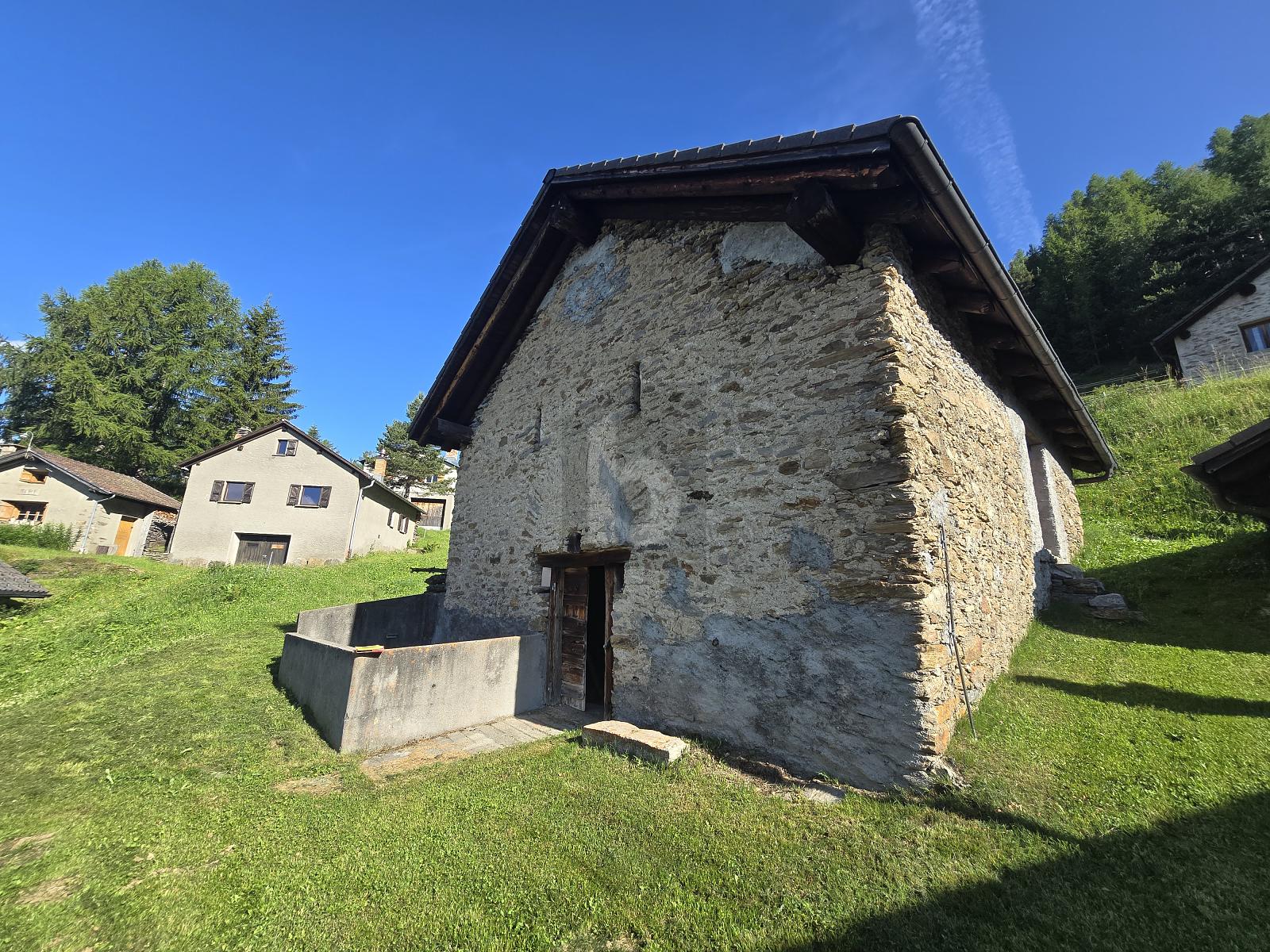 IN POSIZIONE SOLEGGIATA DA RISTRUTTURARE - 0