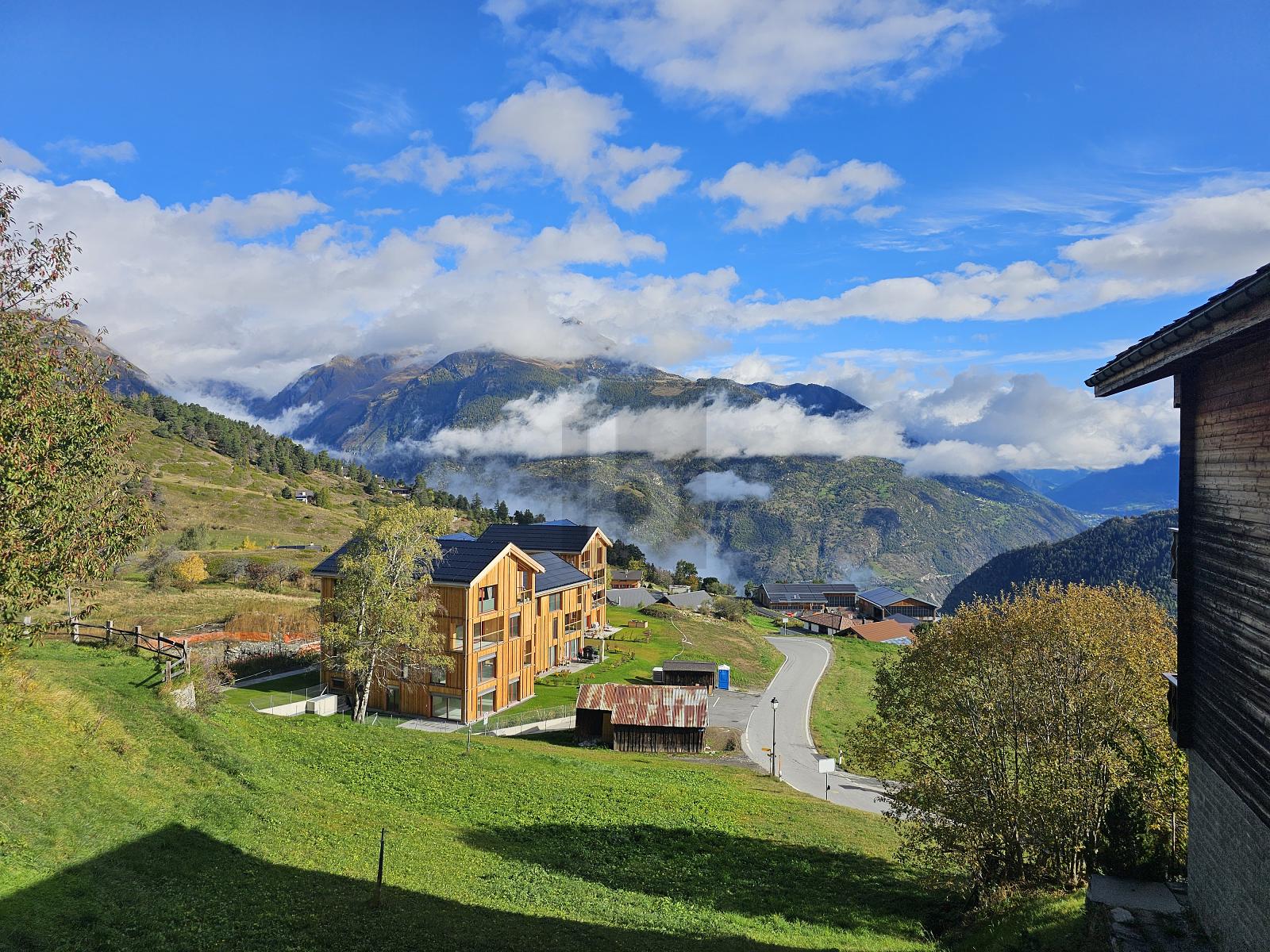 GROSSZÜGIG MIT BERGBLICK - 0