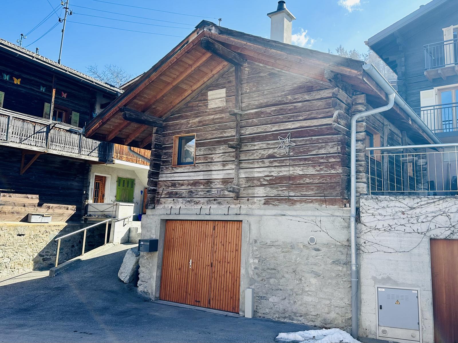RÉNOVÉ AVEC SOIN, AU CENTRE DU VIEUX VILLAGE - 0