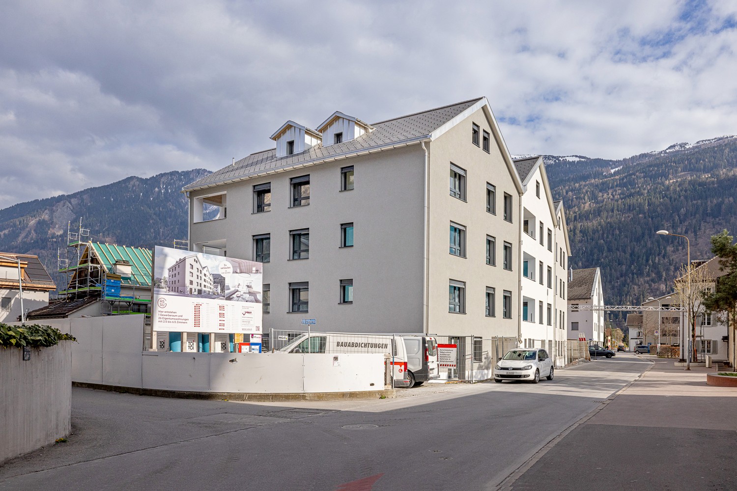 LETZTE CHANCE! Wohnen, wo das Leben spielt  exklusive, luxuriöse Eigentumswohnungen in Domat/Ems - 3