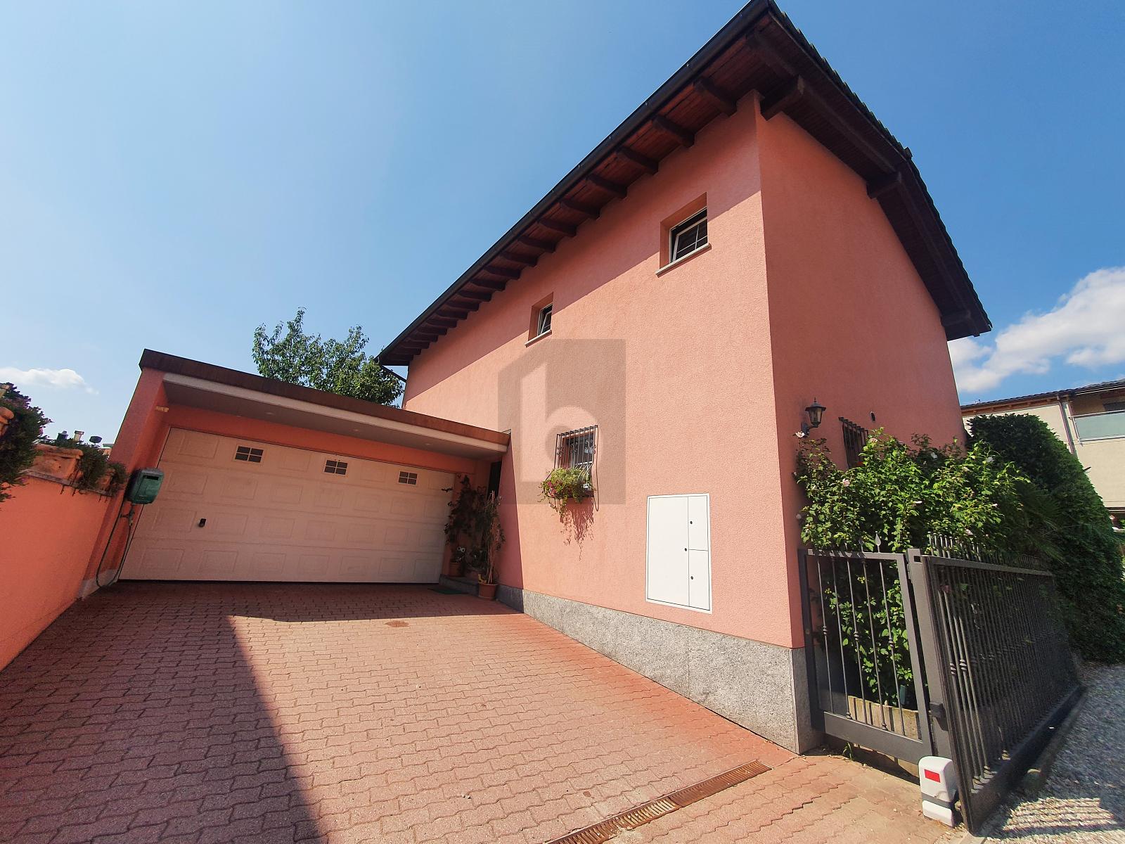 SPAZIOSA E ACCOGLIENTE, IDEALE PER FAMIGLIE - 1
