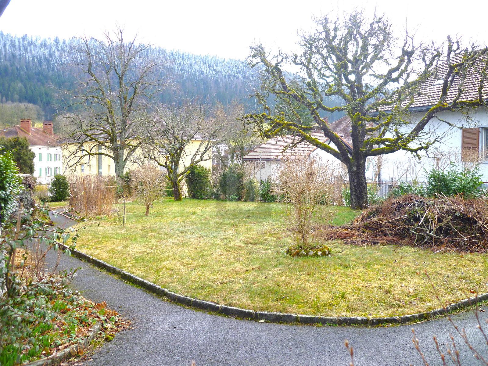 TERRAIN CONSTRUCTIBLE AVEC POTENTIEL INVESTISSEUR - 0