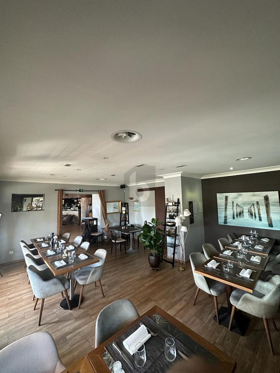 RESTAURANT AVEC FORTE ACTIVITÉ A REMETTRE - 2