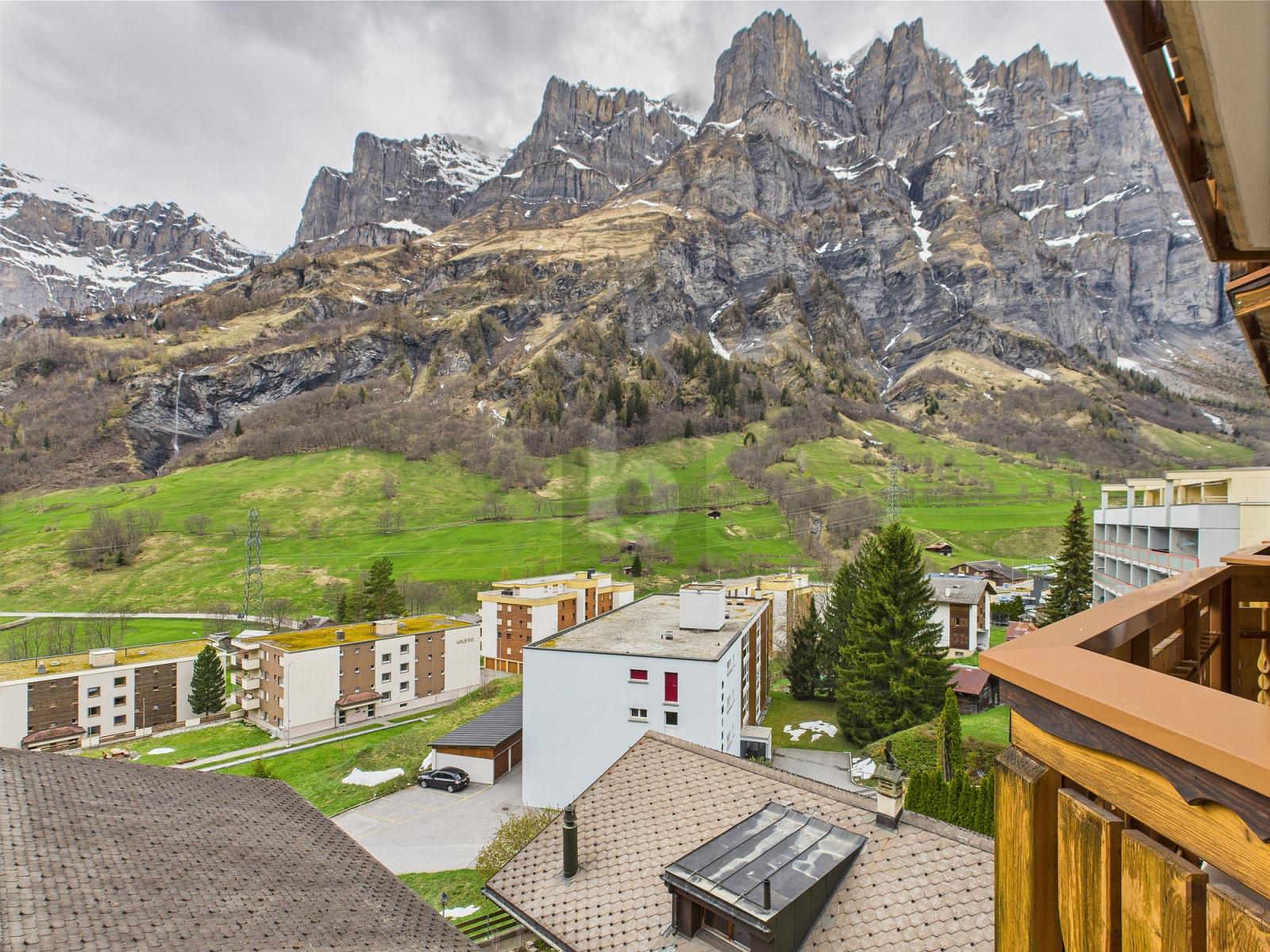 GEDIEGENES WOHNEN IN HERRLICHER BERGWELT - 0