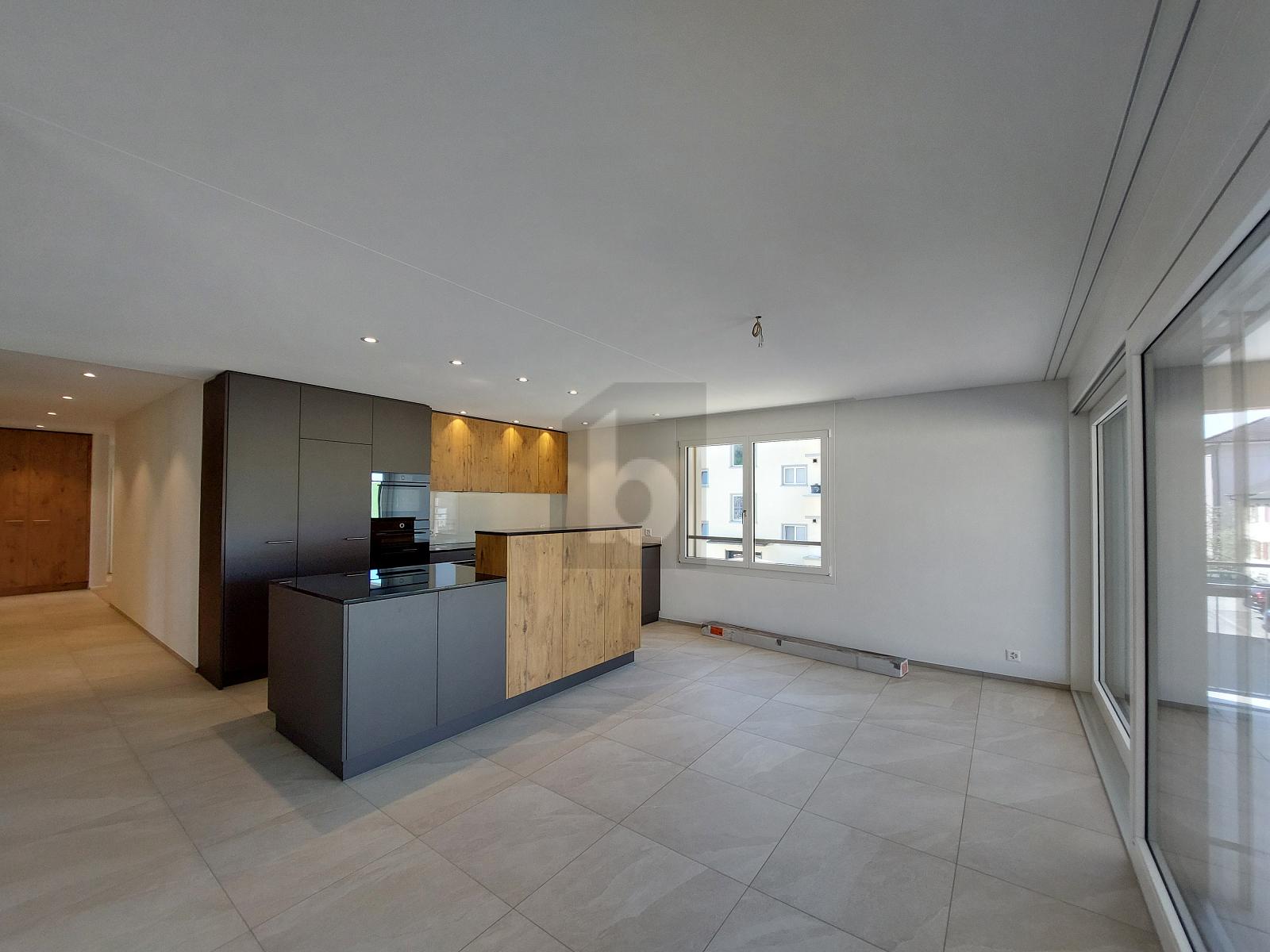 GROßZÜGIGE, HELLE, MODERNE NEUBAUWOHNUNG - 0