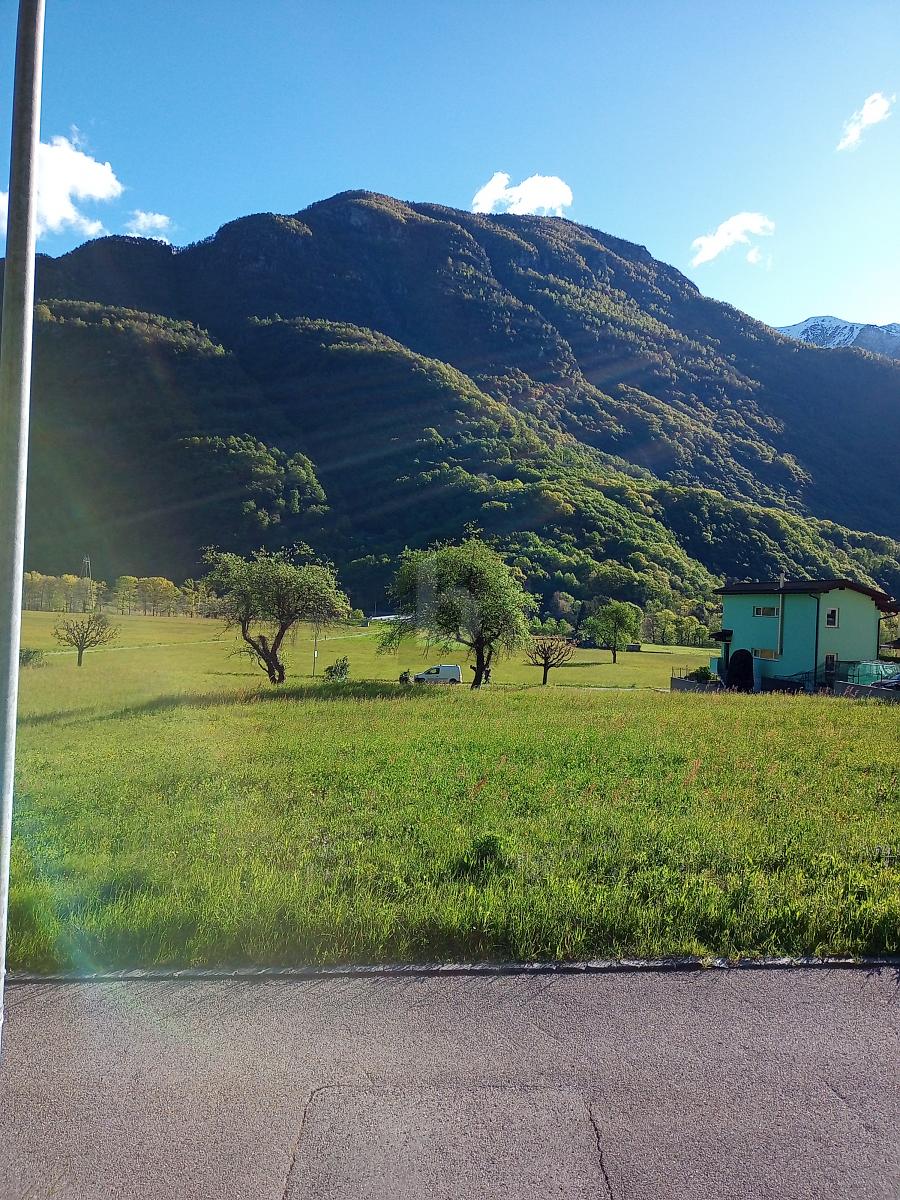 BAULAND AM ENDE DES DORFES, MIT SCHÖNER AUSSICHT - 1