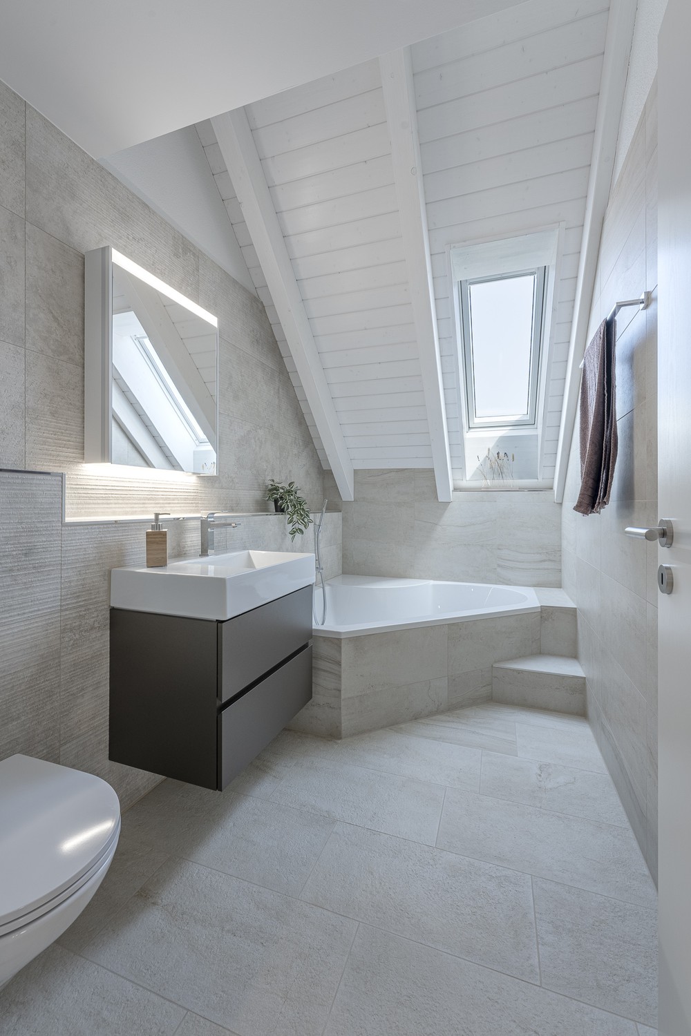 Exklusive 4.5-Zimmer-Maisonettewohnung mit Stil! - 8