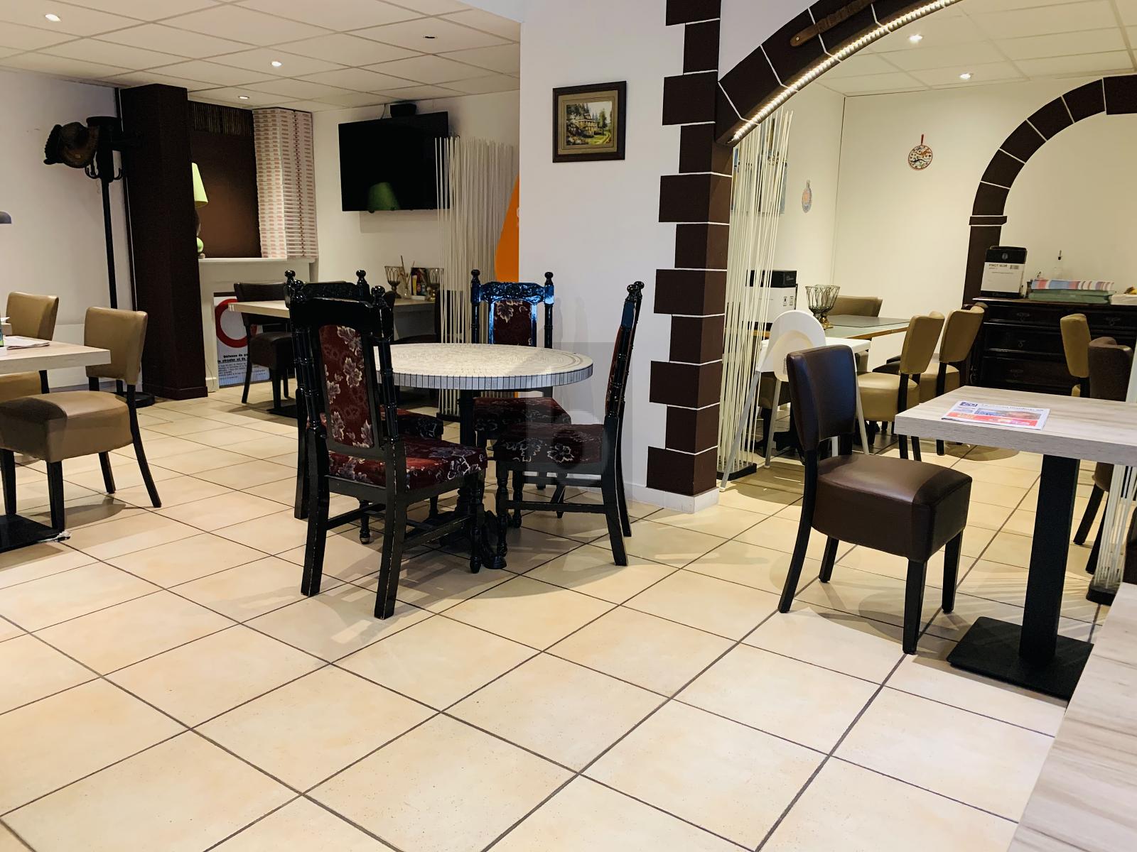 RESTAURANT AU COEUR D'UNE ZONE DYNAMIQUE - 2