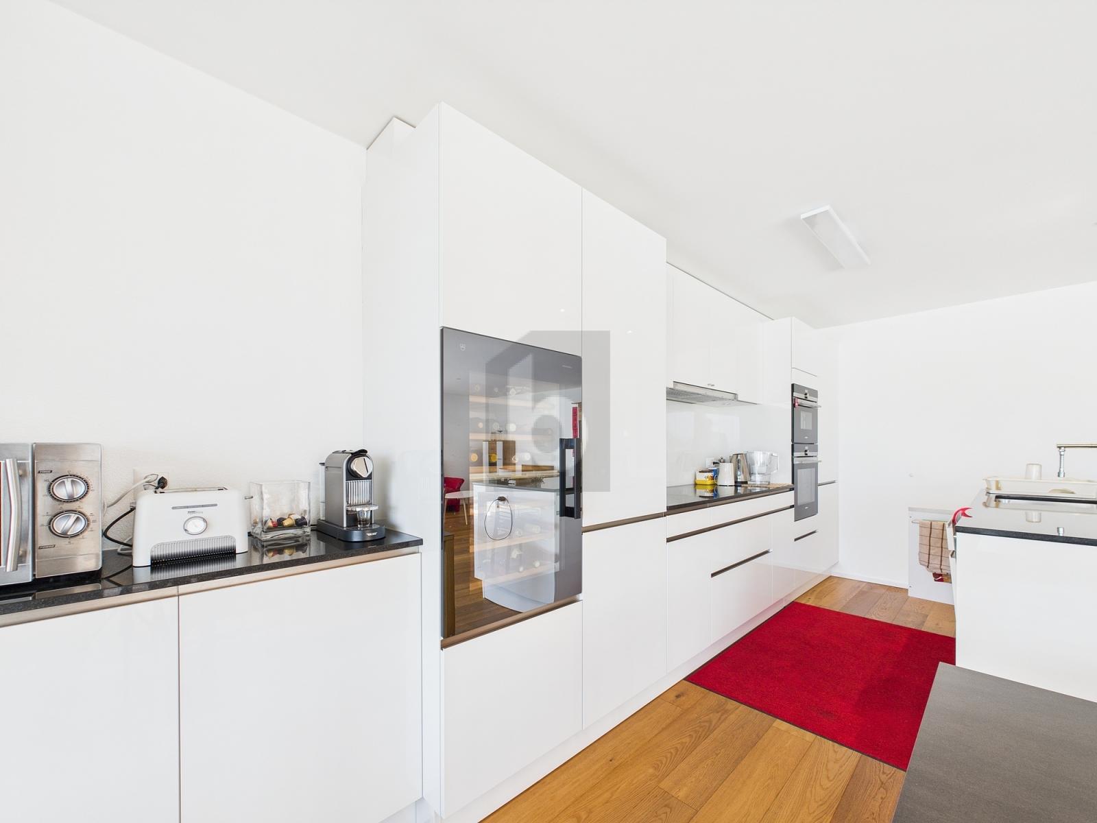 MIT GROSSEM BALKON UND BERGBLICK - 2