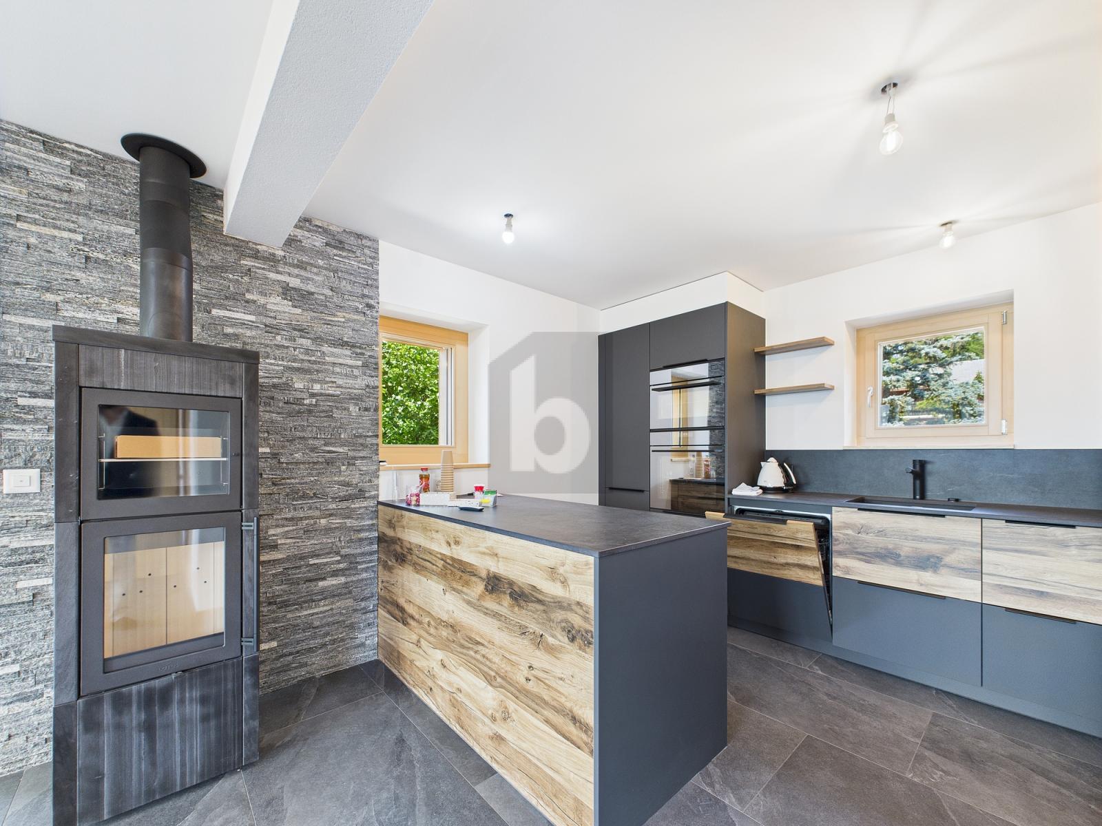 CHALET RÉNOVÉ AVEC GRAND TERRAIN - 1