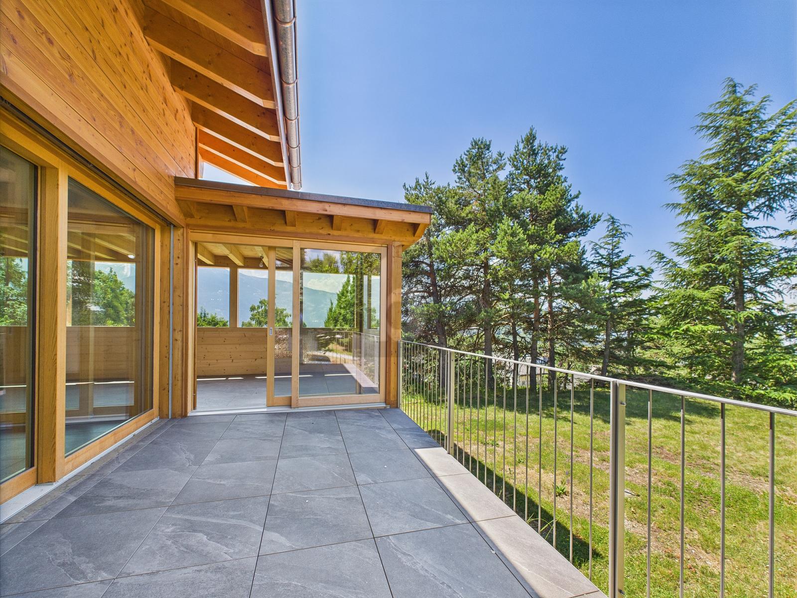 CHALET RÉNOVÉ AVEC GRAND TERRAIN - 2