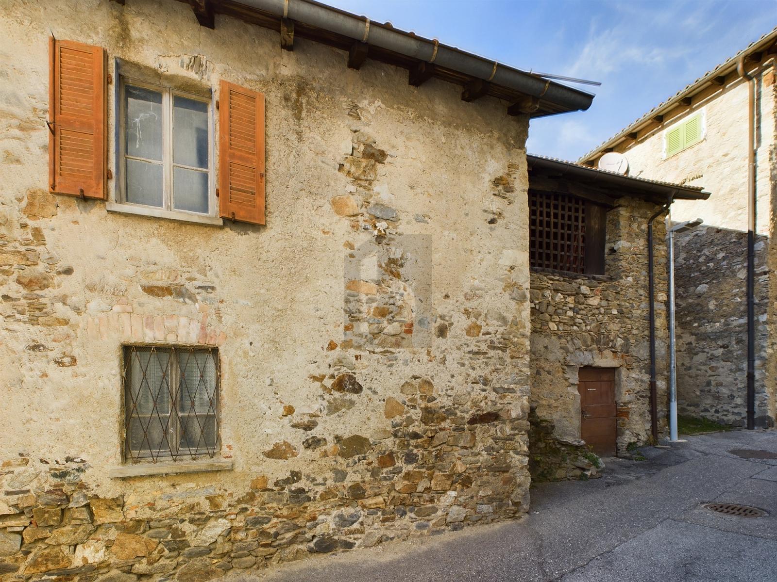 RUSTICO DA RISTRUTTURARE CON PROGETTO APPROVATO - 1