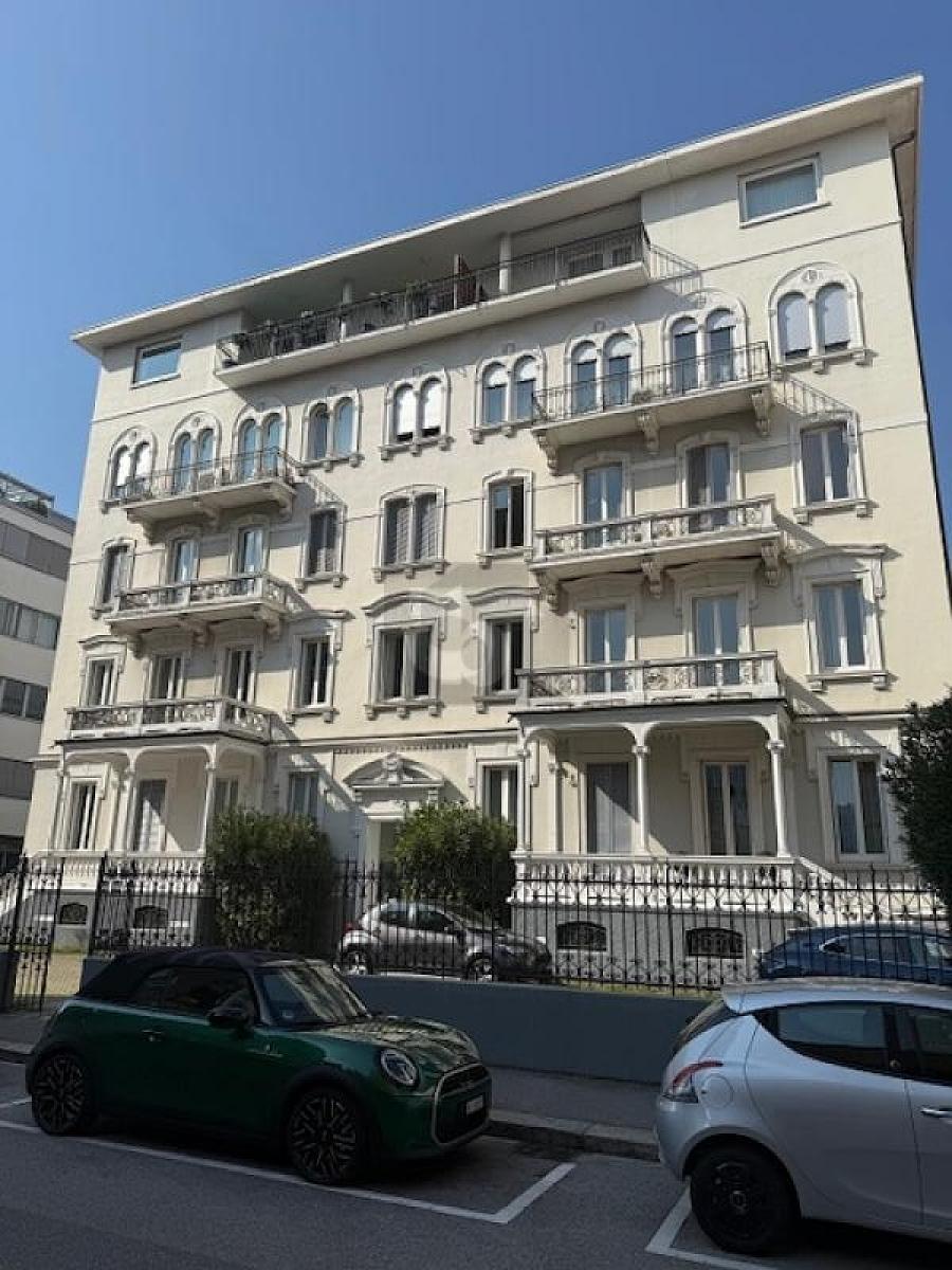 PRESTIGIOSO PALAZZO NEL CUORE DI LUGANO - 0