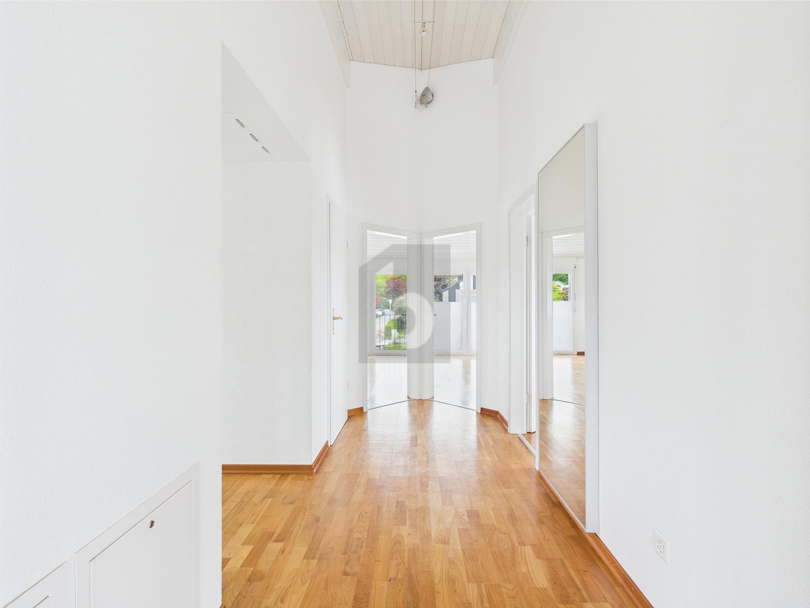TRAUMHAFT MIT BLICK INS GRÜNE - 2