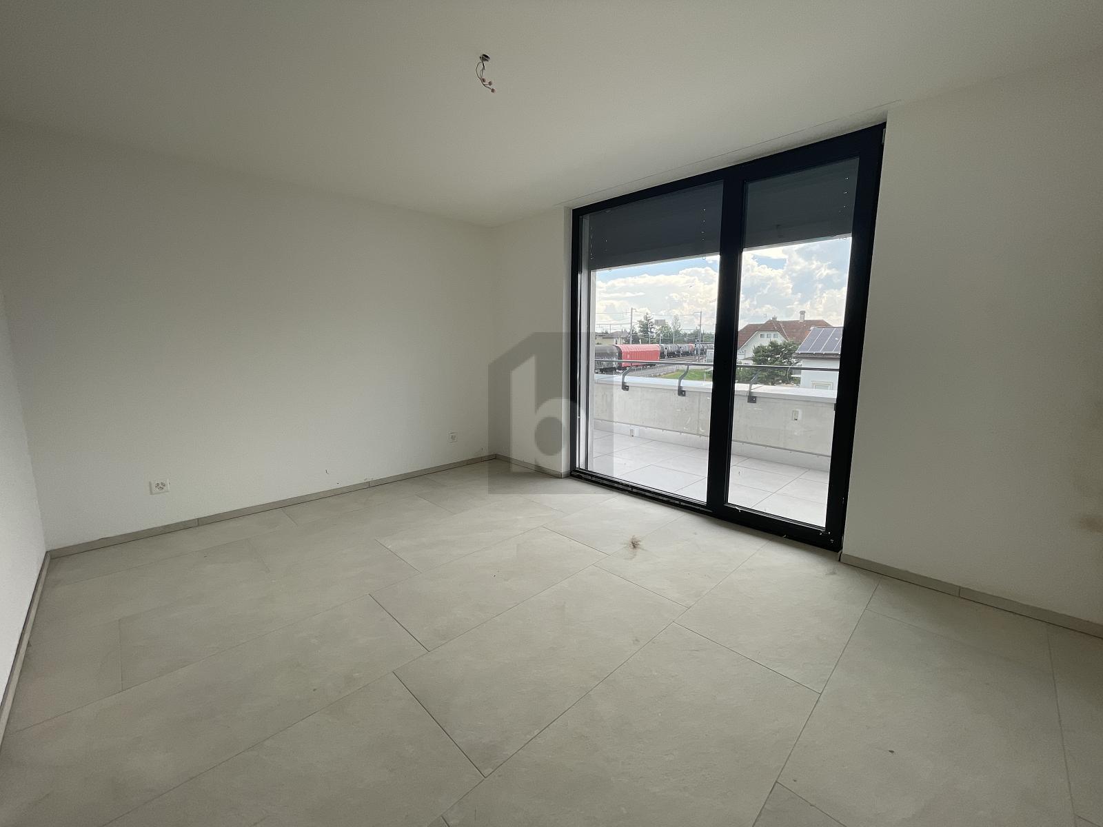 MODERN MIT GROSSER TERRASSE - 3
