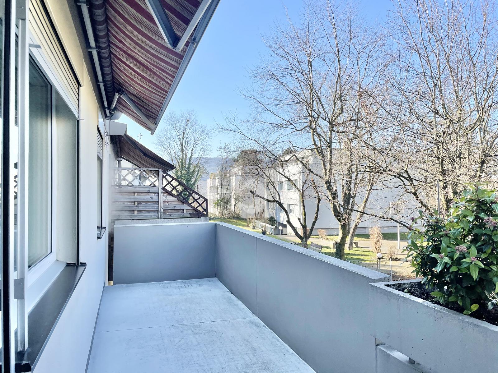 FRISCH RENOVIERT, MIT GROSSEM BALKON, AN GUTER LAGE - 0