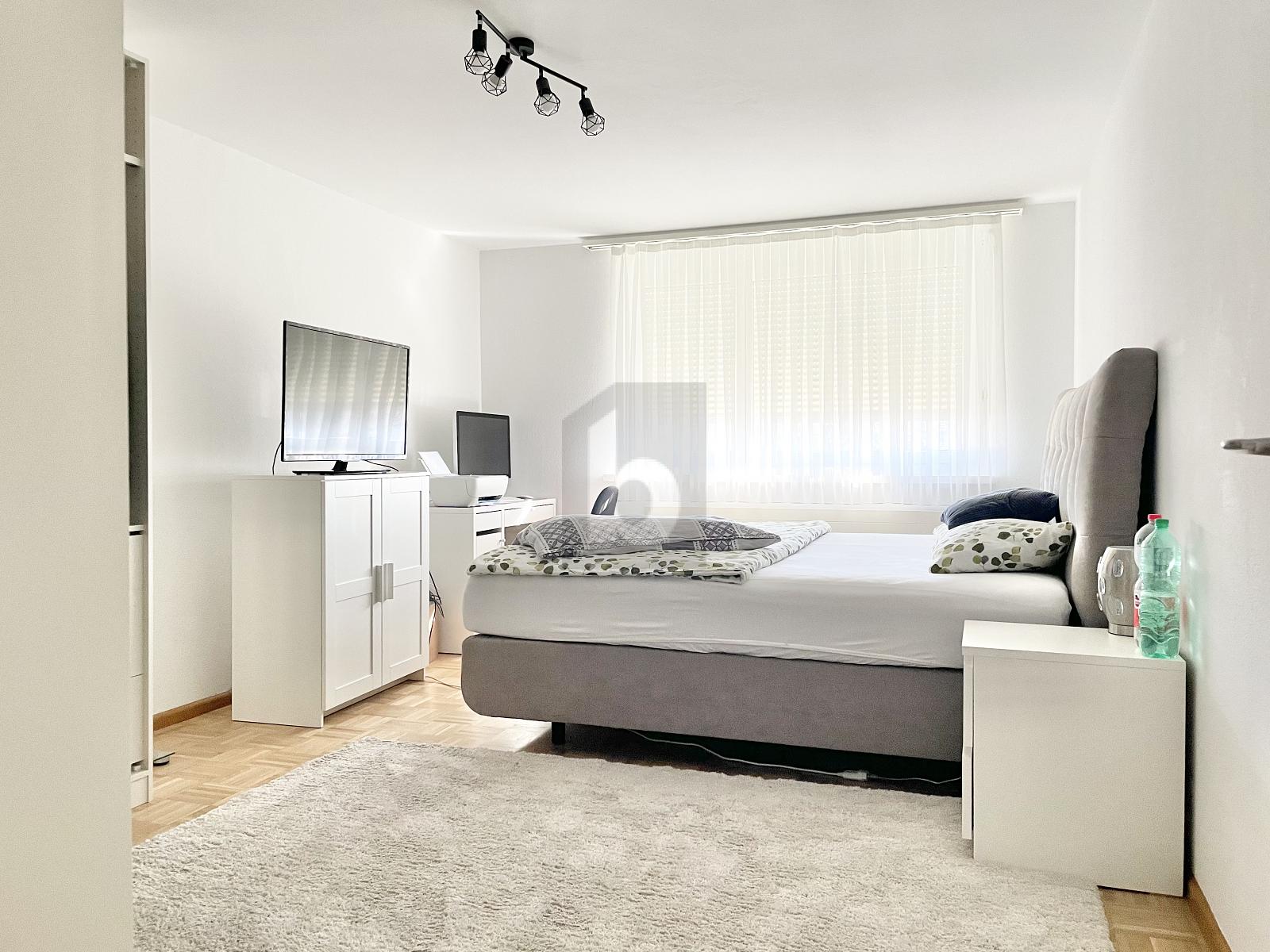 FRISCH RENOVIERT, MIT GROSSEM BALKON, AN GUTER LAGE - 2