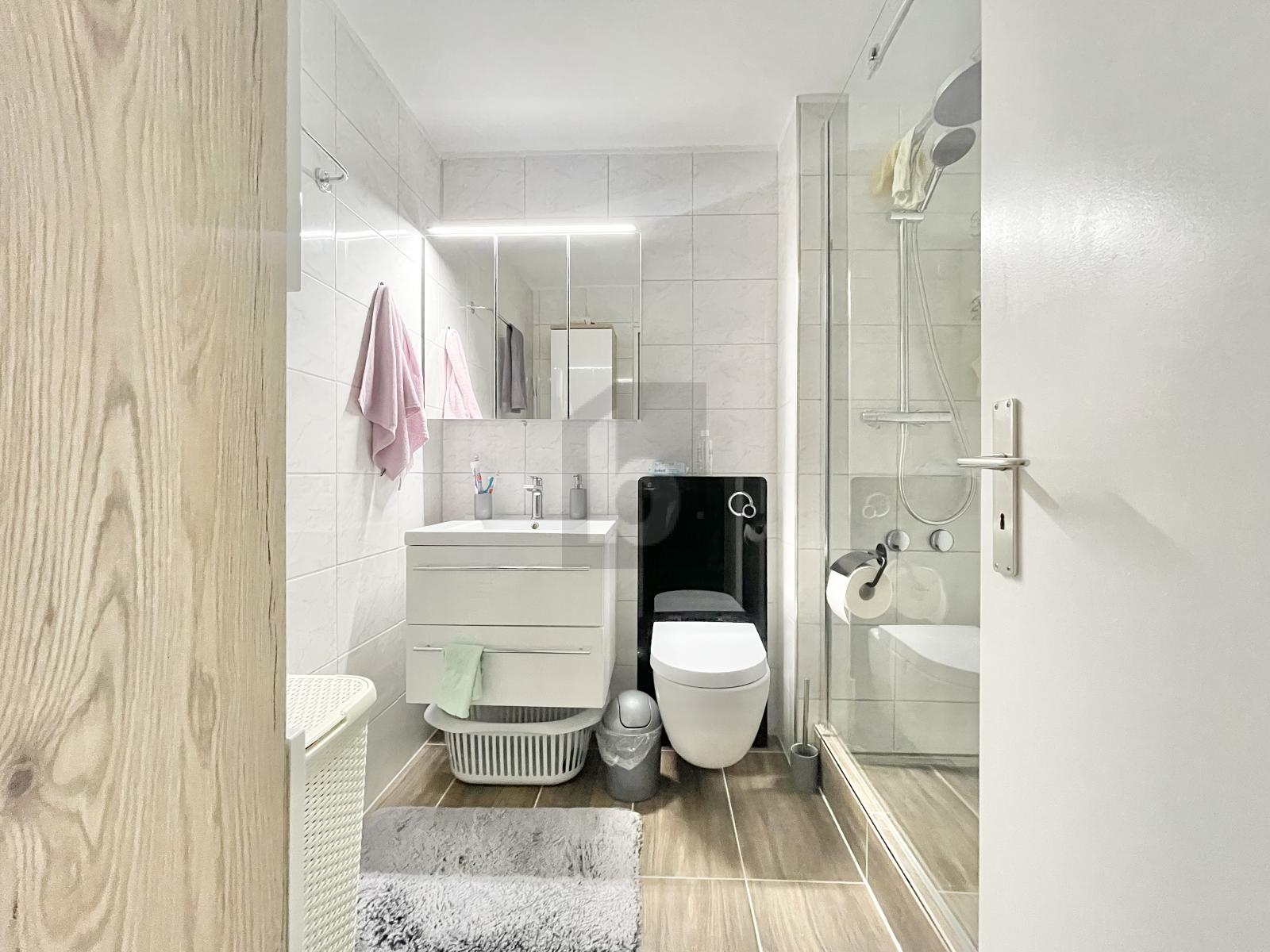 FRISCH RENOVIERT, MIT GROSSEM BALKON, AN GUTER LAGE - 4