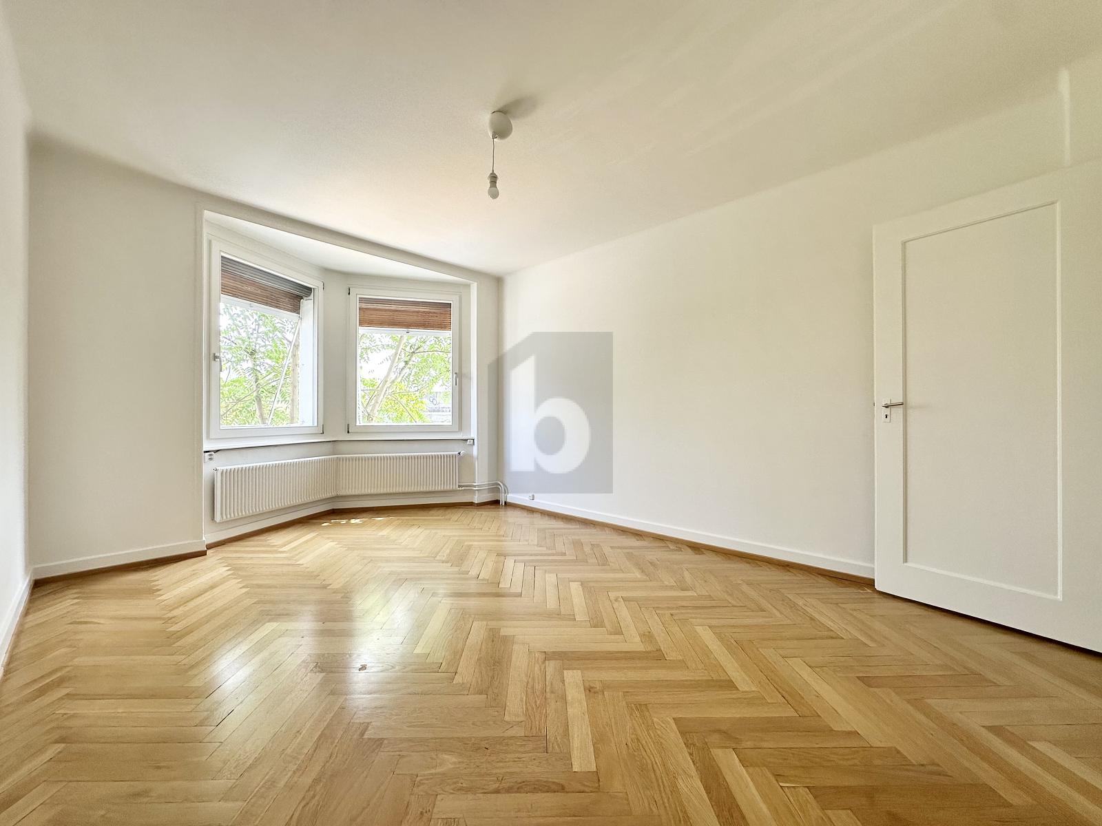 VIEL PLATZ, MIT GARTEN UND FREISTEHENDE BADEWANNE - 4