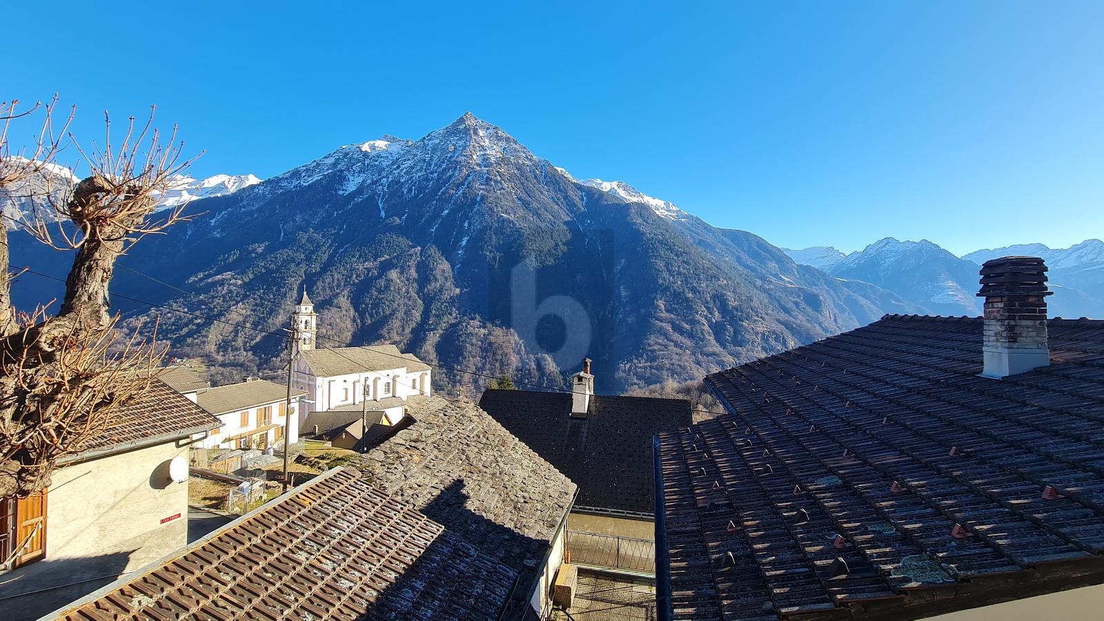 SPAZIOSA E SOLEGGIATA CON VISTA SULLE MONTAGNE - 0