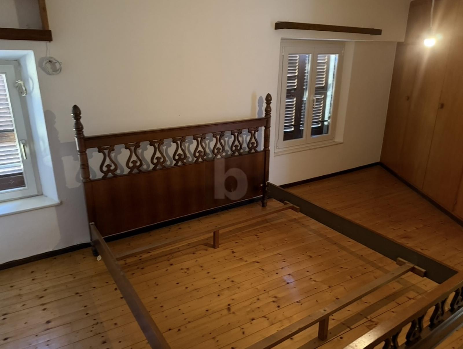 SPAZIOSA CASA DI NUCLEO - 3