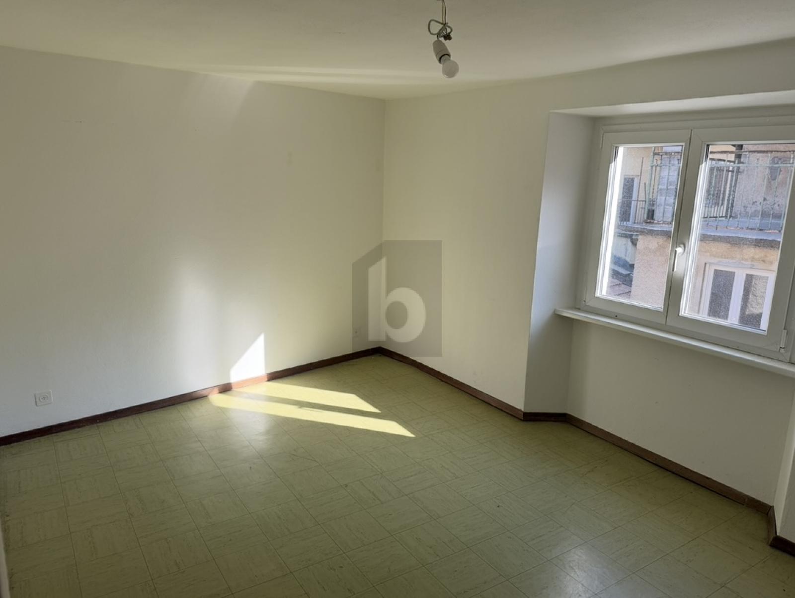 SPAZIOSA CASA DI NUCLEO - 4
