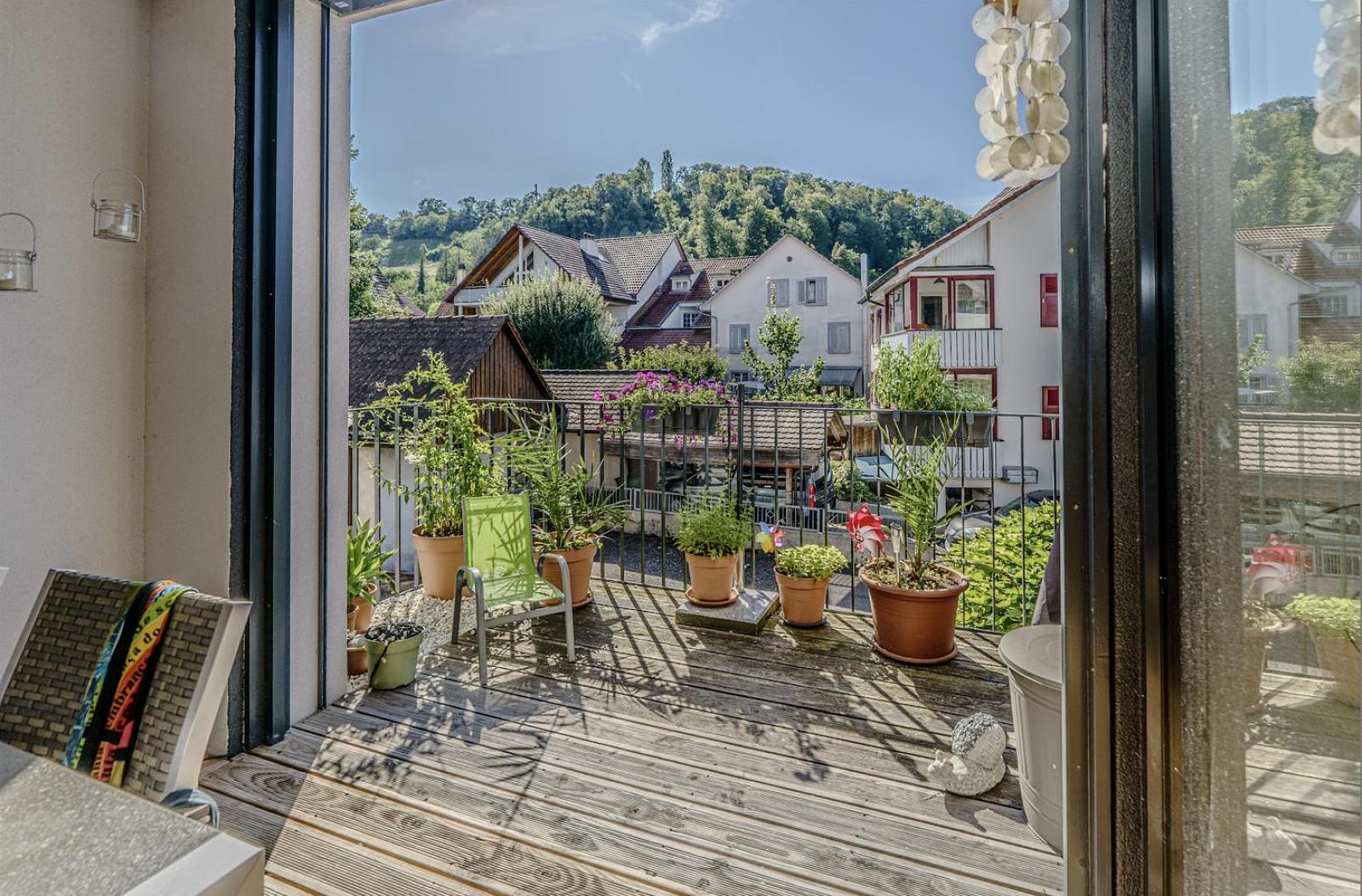 MODERN MIT BALKON UND LOGGIA - 0