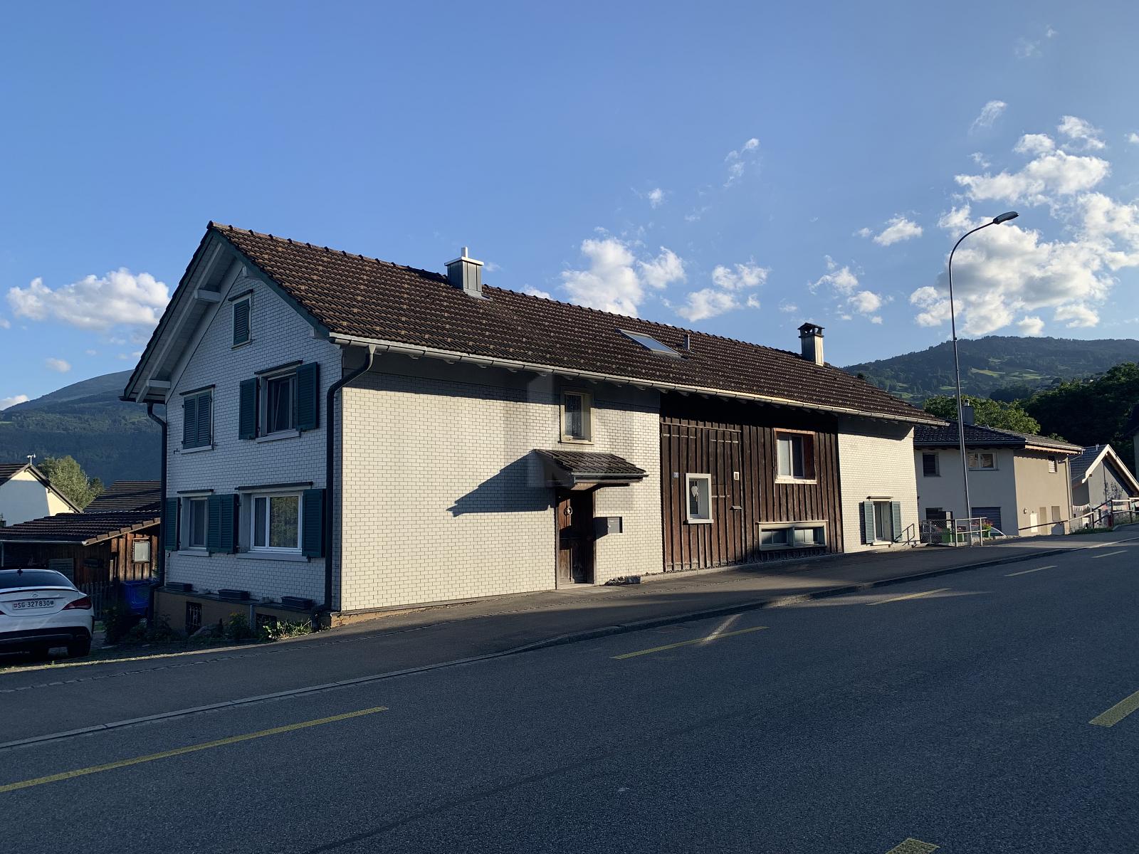 CHARMANT UND GROSSZÜGIG MIT POTENZIAL - 0
