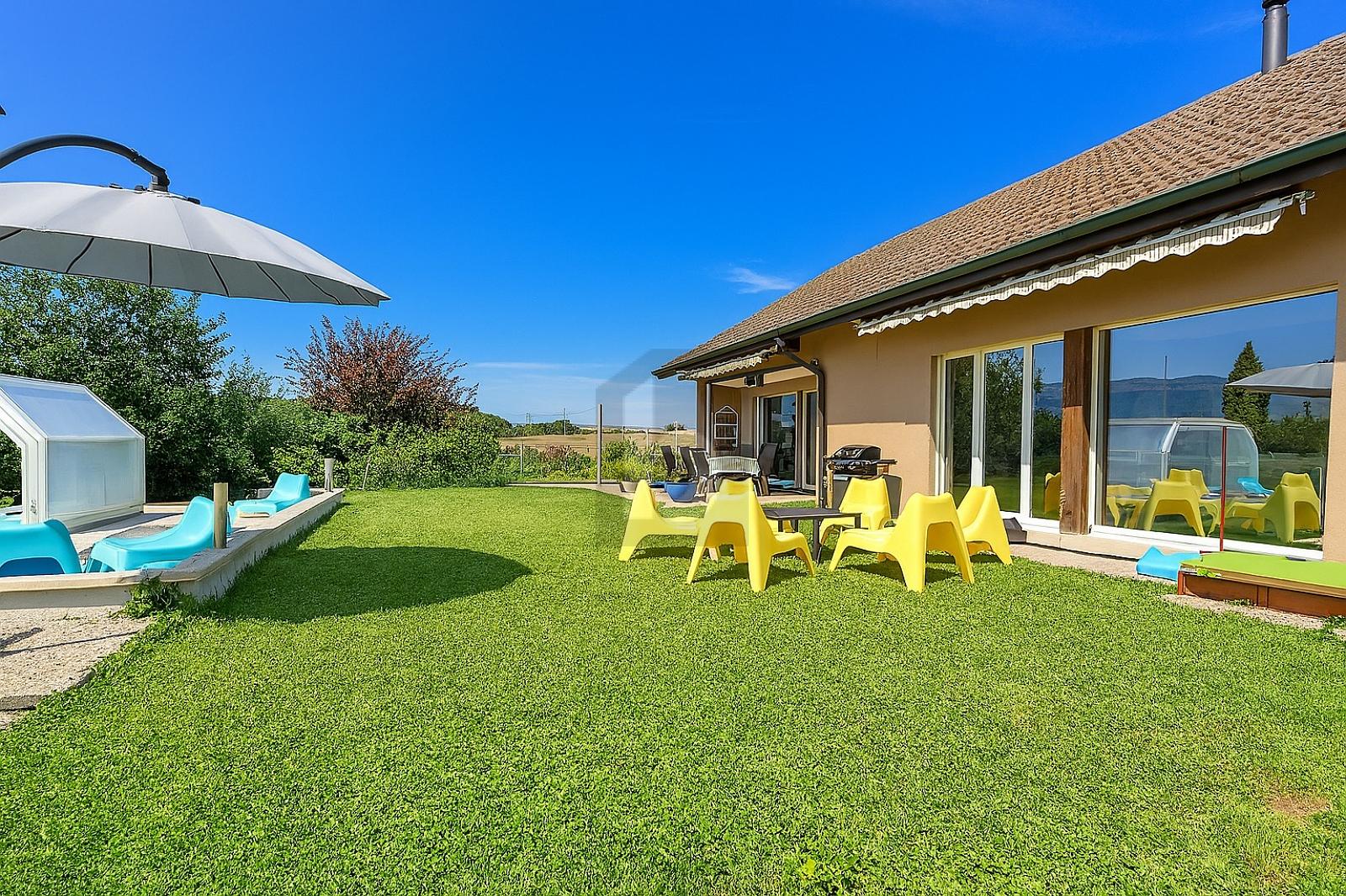 SPACIEUSE VILLA INDIVIDUELLE AVEC PISCINE - 1