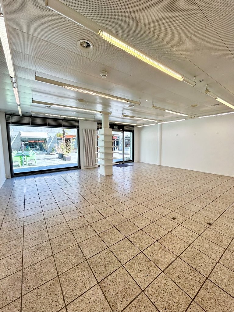 Arcade au centre ville de Sierre à louer de suite ou à convenir - 3