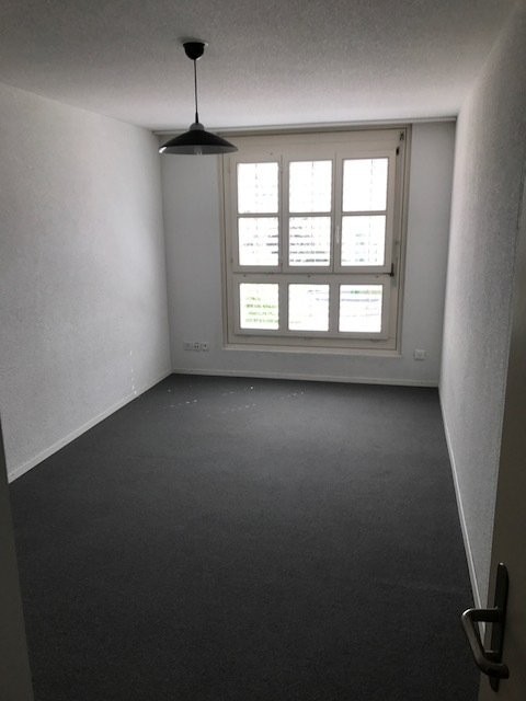Männer-WG sucht neuen Mitbewohner! - 1