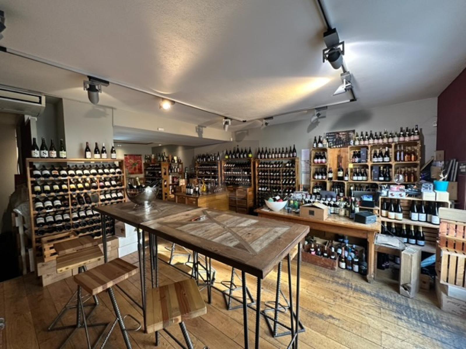 CAVE À VIN PRESTIGIEUX, QUARTIER CHARMANT, CAROUGE - 2