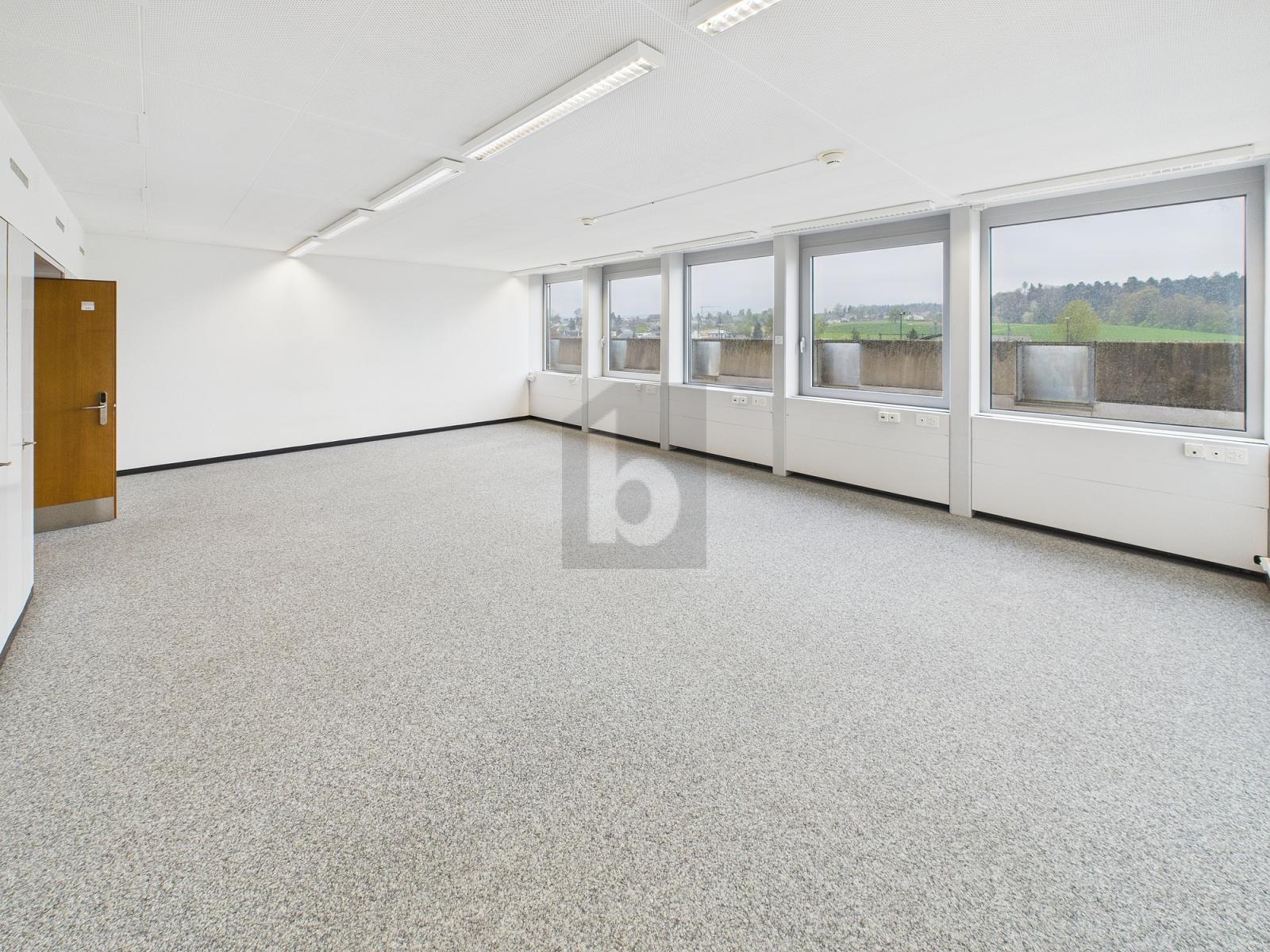 MODERNER ARBEITSPLATZ AN TOPLAGE BÜRO 4.18 - 1
