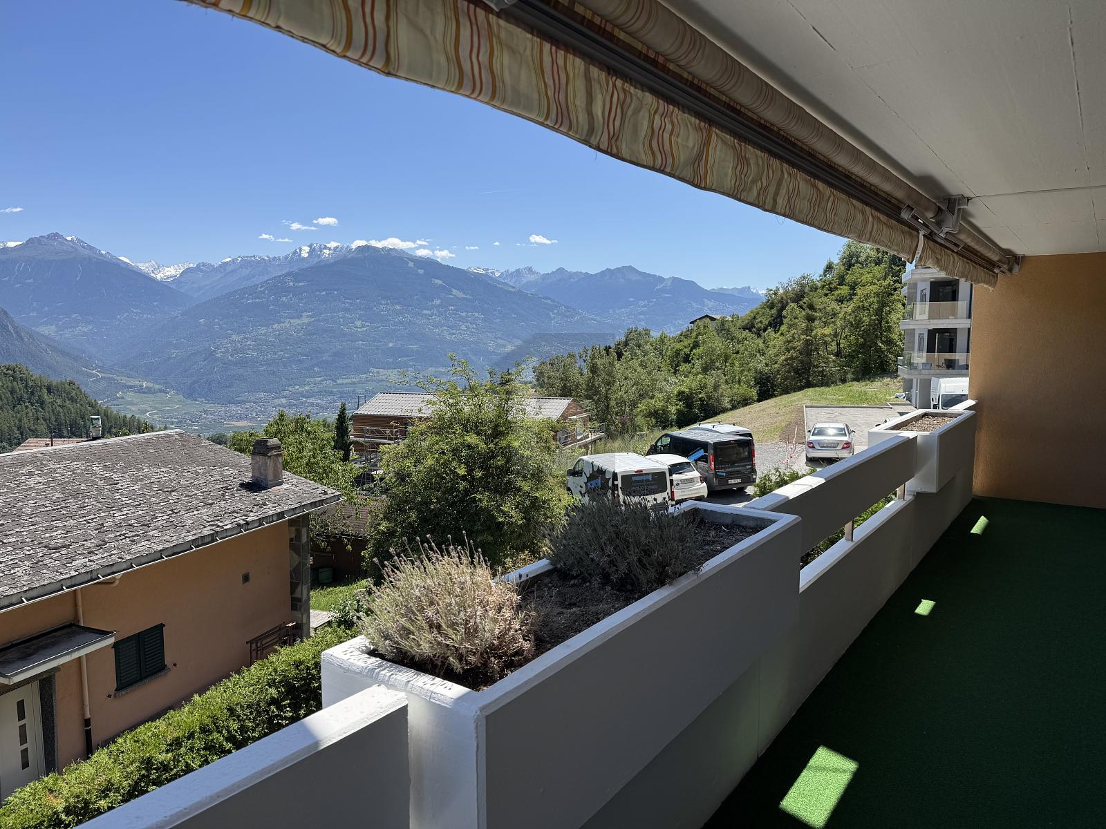 PRIX EXCEPTIONNEL ! VUE IMPRENABLE SUR LES ALPES - 0