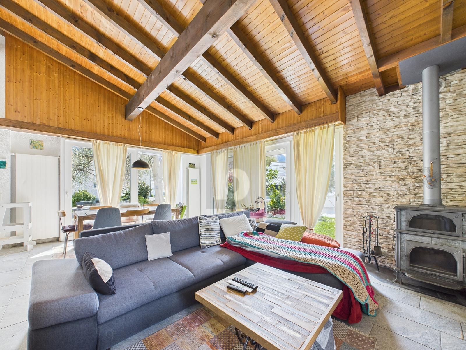 MAISON AVEC UN APPARTEMENT INDÉPENDANT - 1