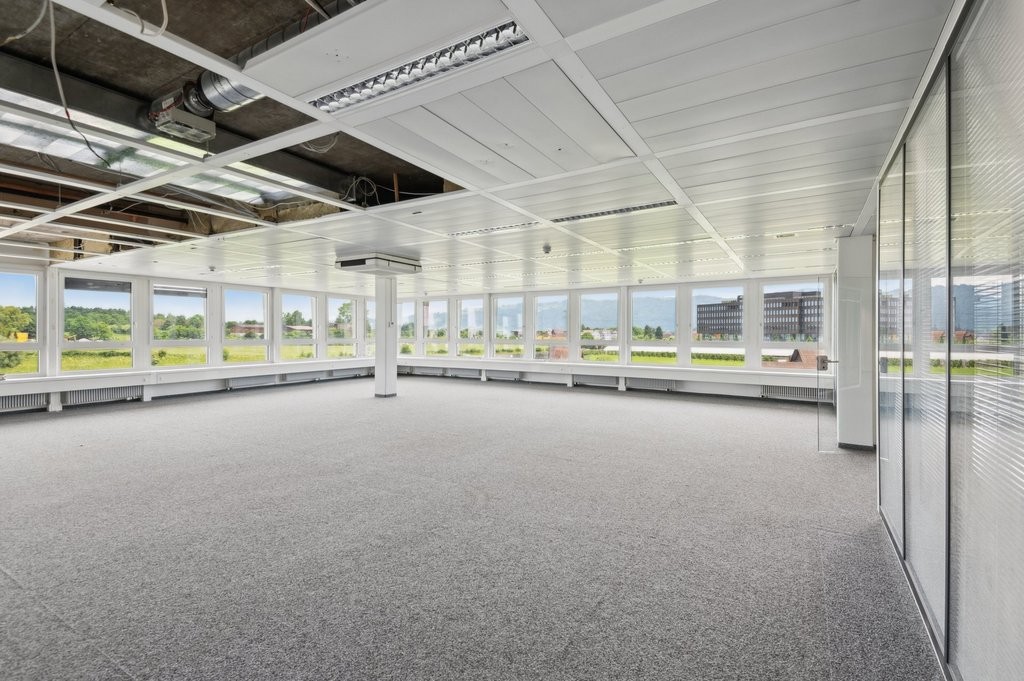 "Attraktiver Büroraum in Rotkreuz" - 1