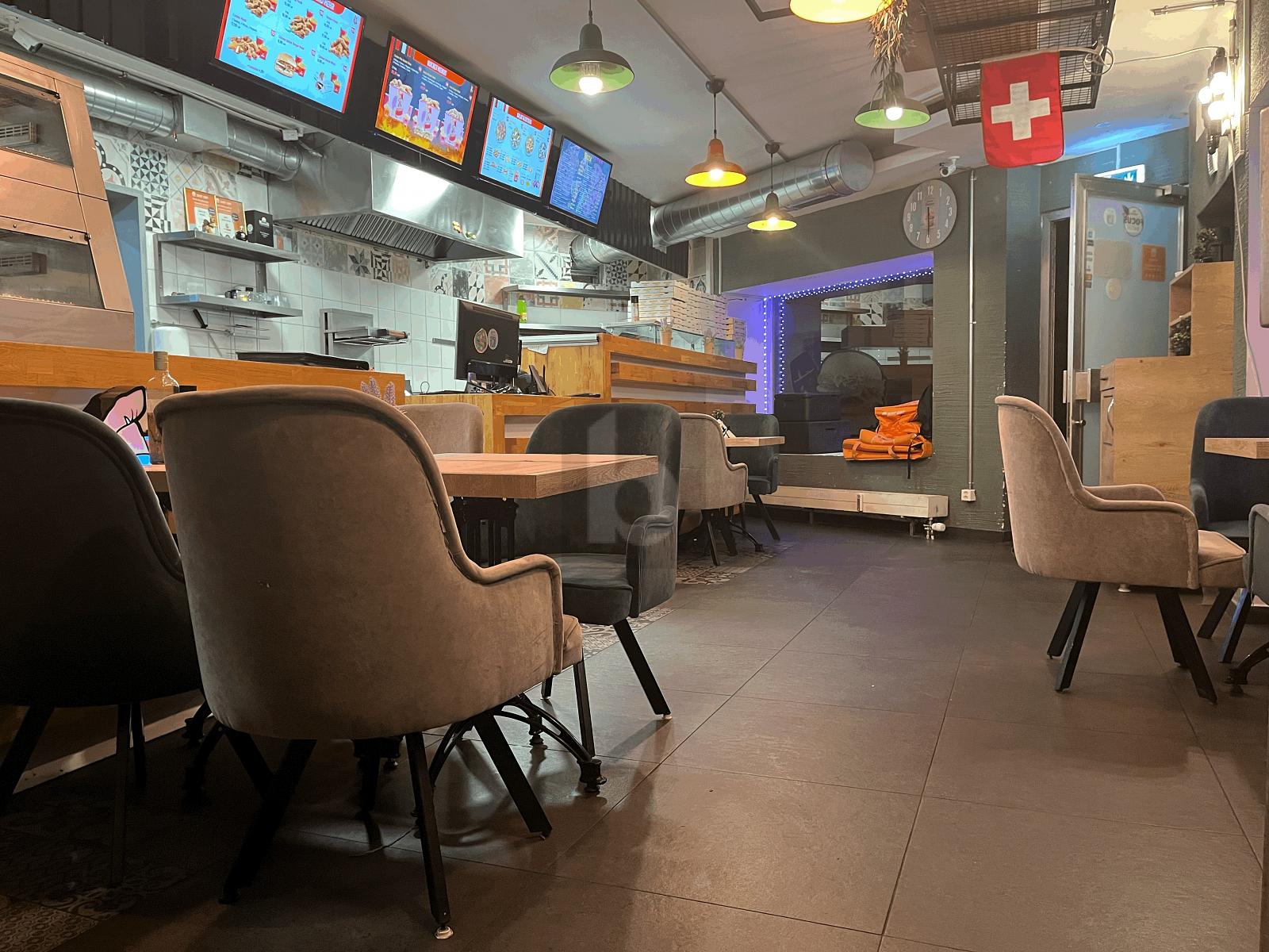 GASTRO MIT NEUWERTIGEM INVENTAR - 1
