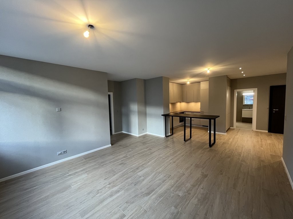 A LOUER - NEUF - Appartement de 3 pièces en plein centre de Sion - 2