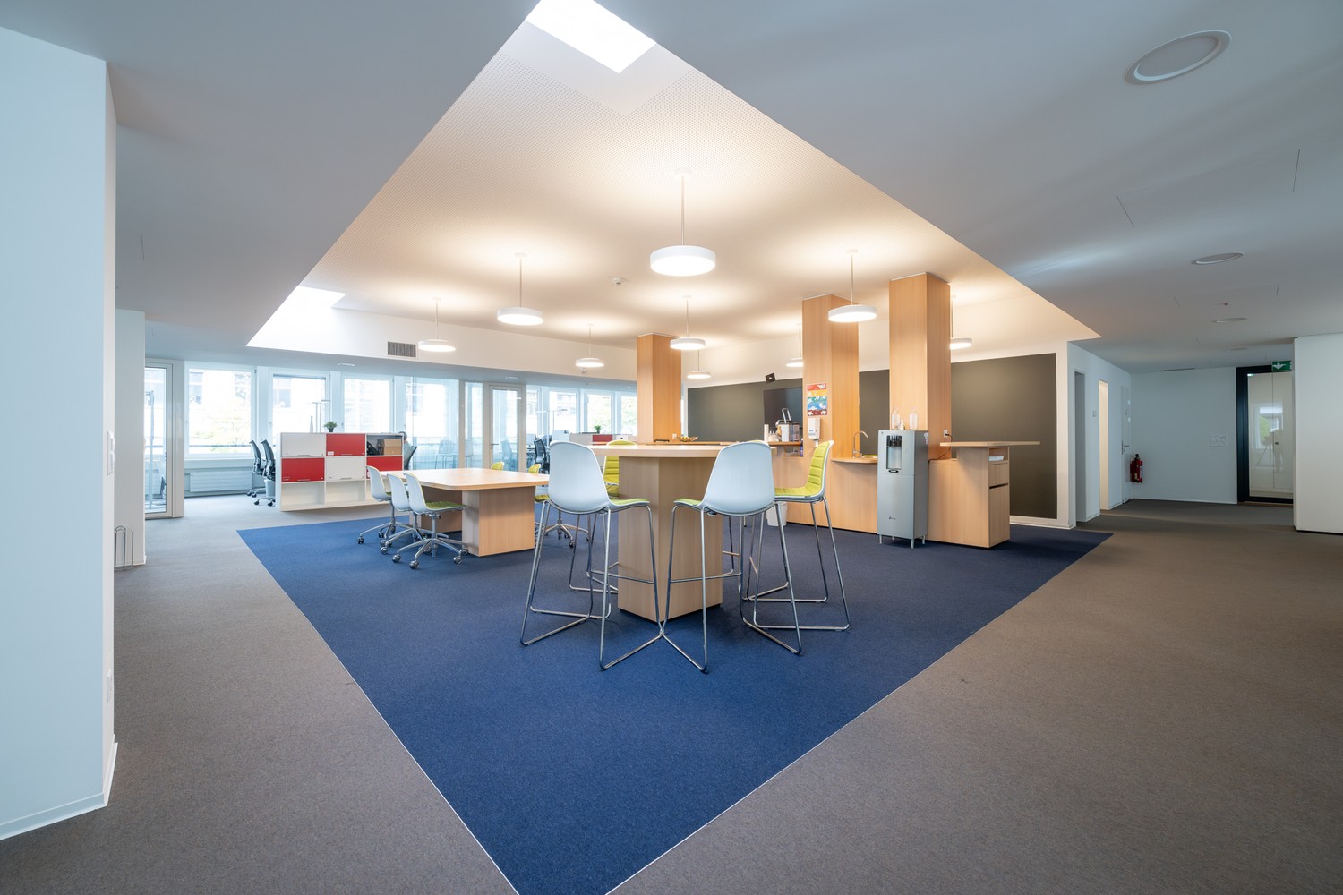 Modern ausgebaute Openspace-Bürofläche direkt am Bahnhof - 0