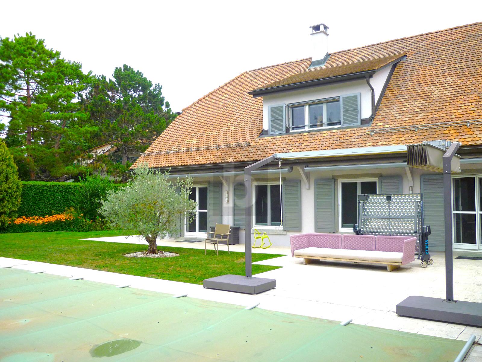INDIVIDUELLE, AVEC JARDIN ET PISCINE - 0