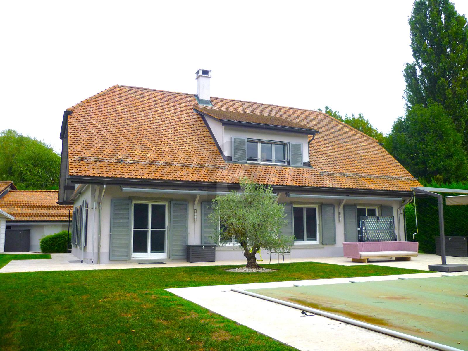 INDIVIDUELLE, AVEC JARDIN ET PISCINE - 1