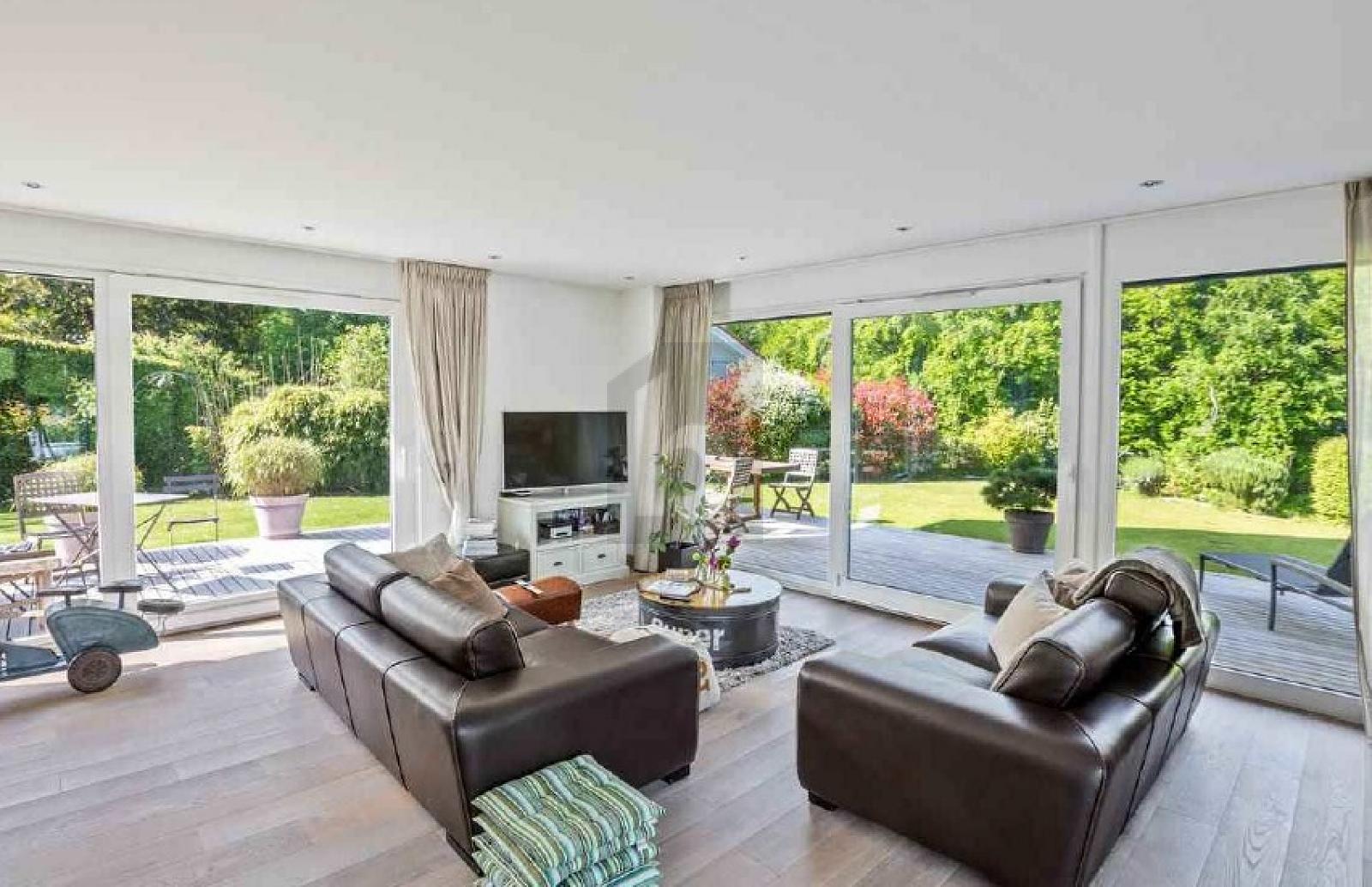 MAGNIFIQUE SPACIEUSE AVEC GRAND JARDIN - 1