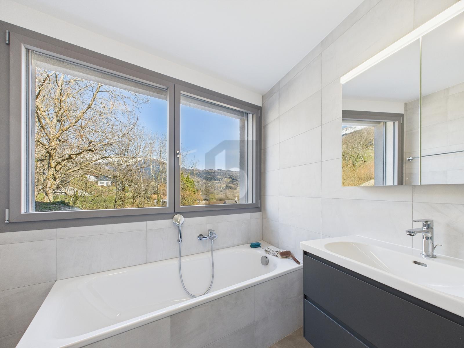 MAISON MODERNE AVEC ASCENSEUR ET PANORAMA - 2