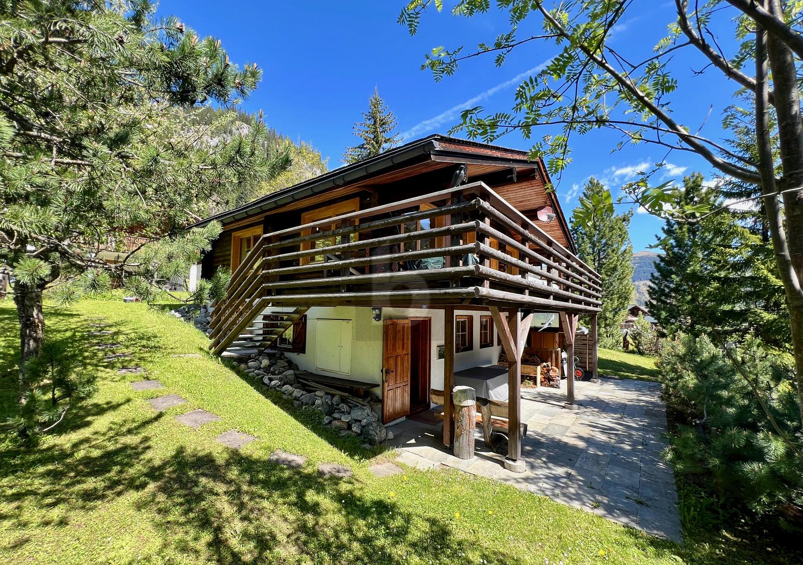HEIMELIGE LAGE IM GRÜNEN, NÄHE AROSA - 3