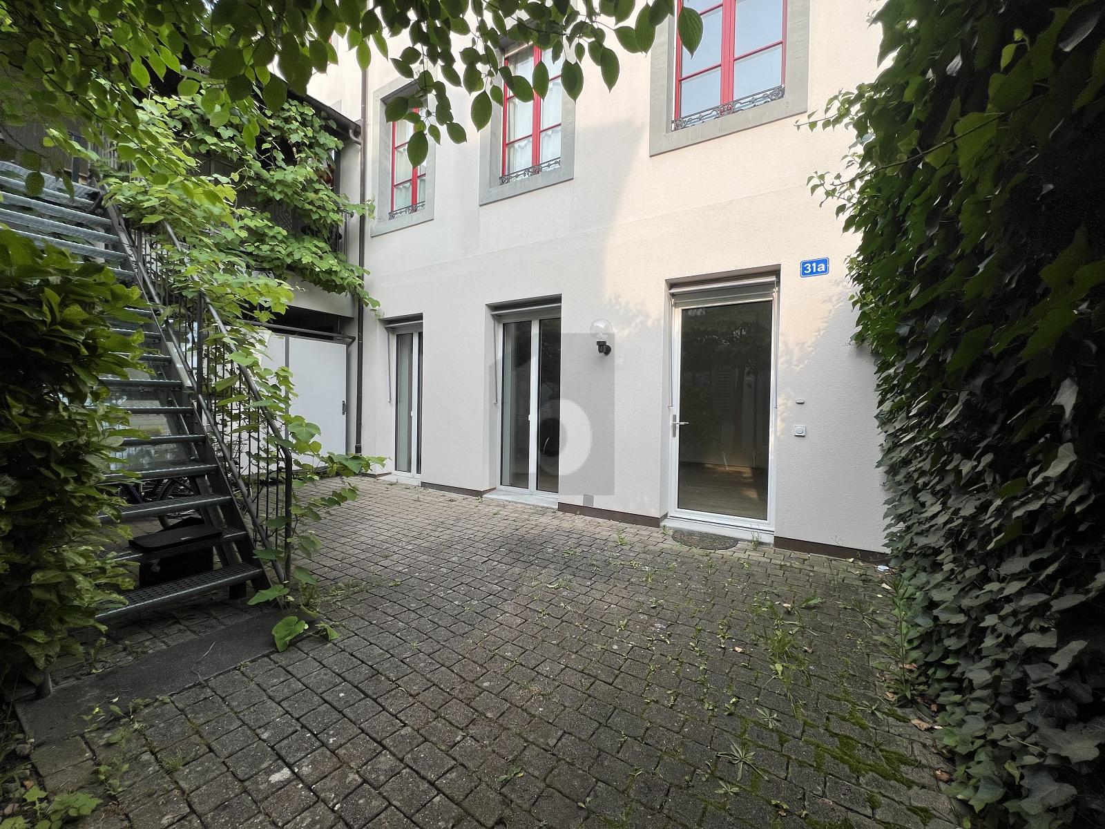 HELL, MODERN, RENOVIERT MIT NEUER KÜCHE - 0