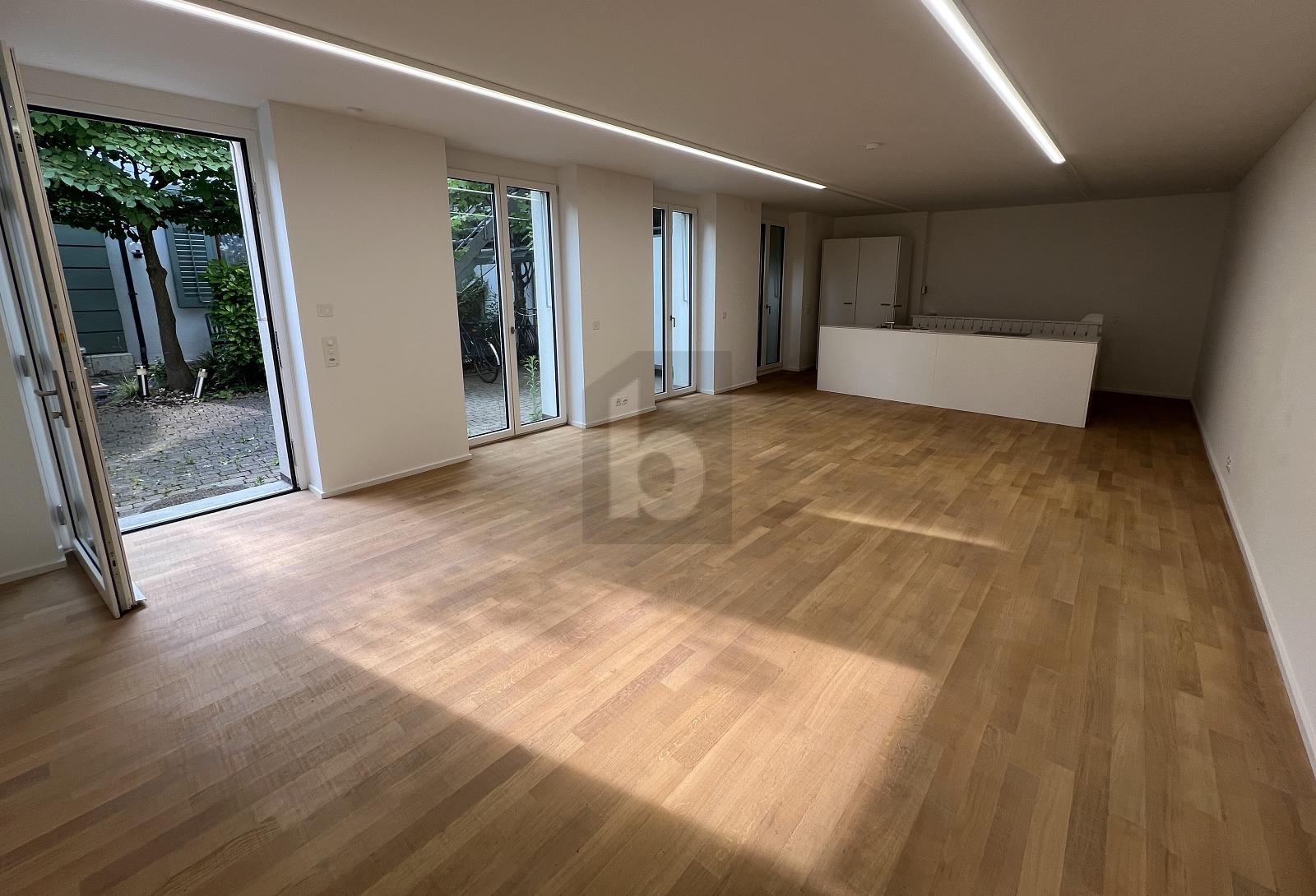 HELL, MODERN, RENOVIERT MIT NEUER KÜCHE - 1