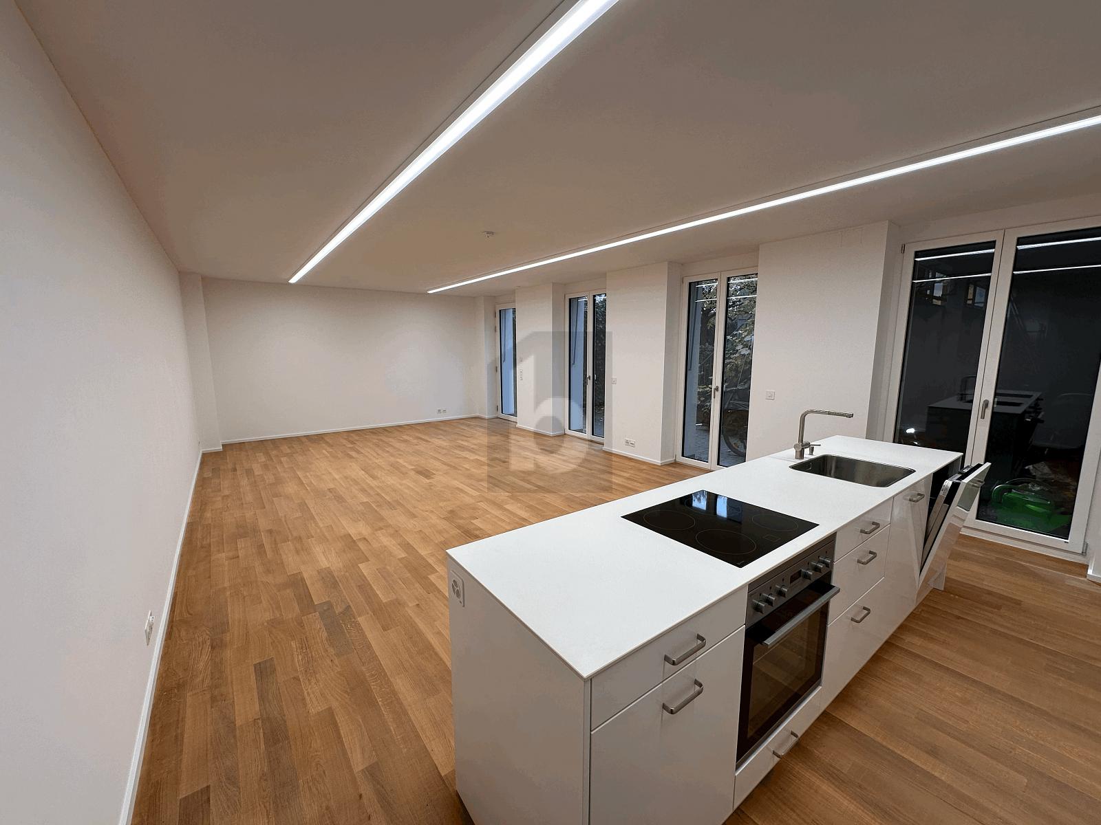 HELL, MODERN, RENOVIERT MIT NEUER KÜCHE - 3