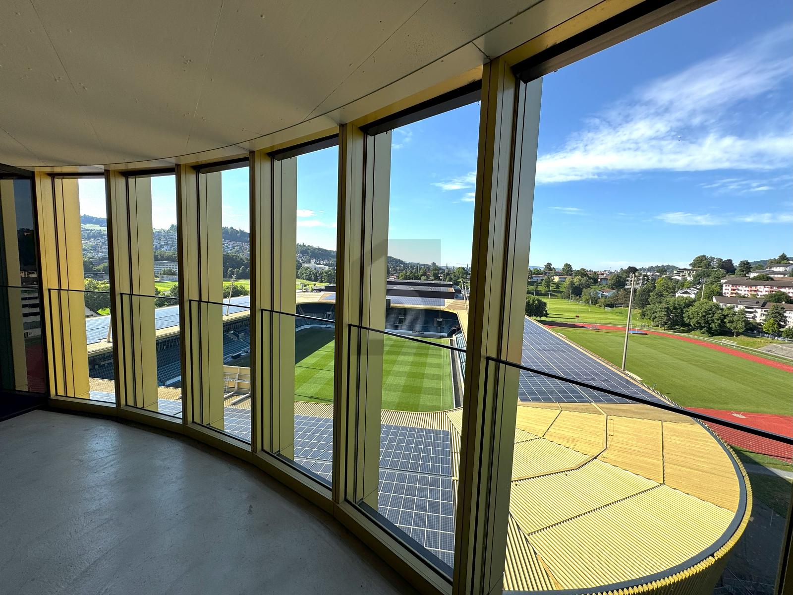 LEBEN MIT WEITBLICK UND STIL - 0