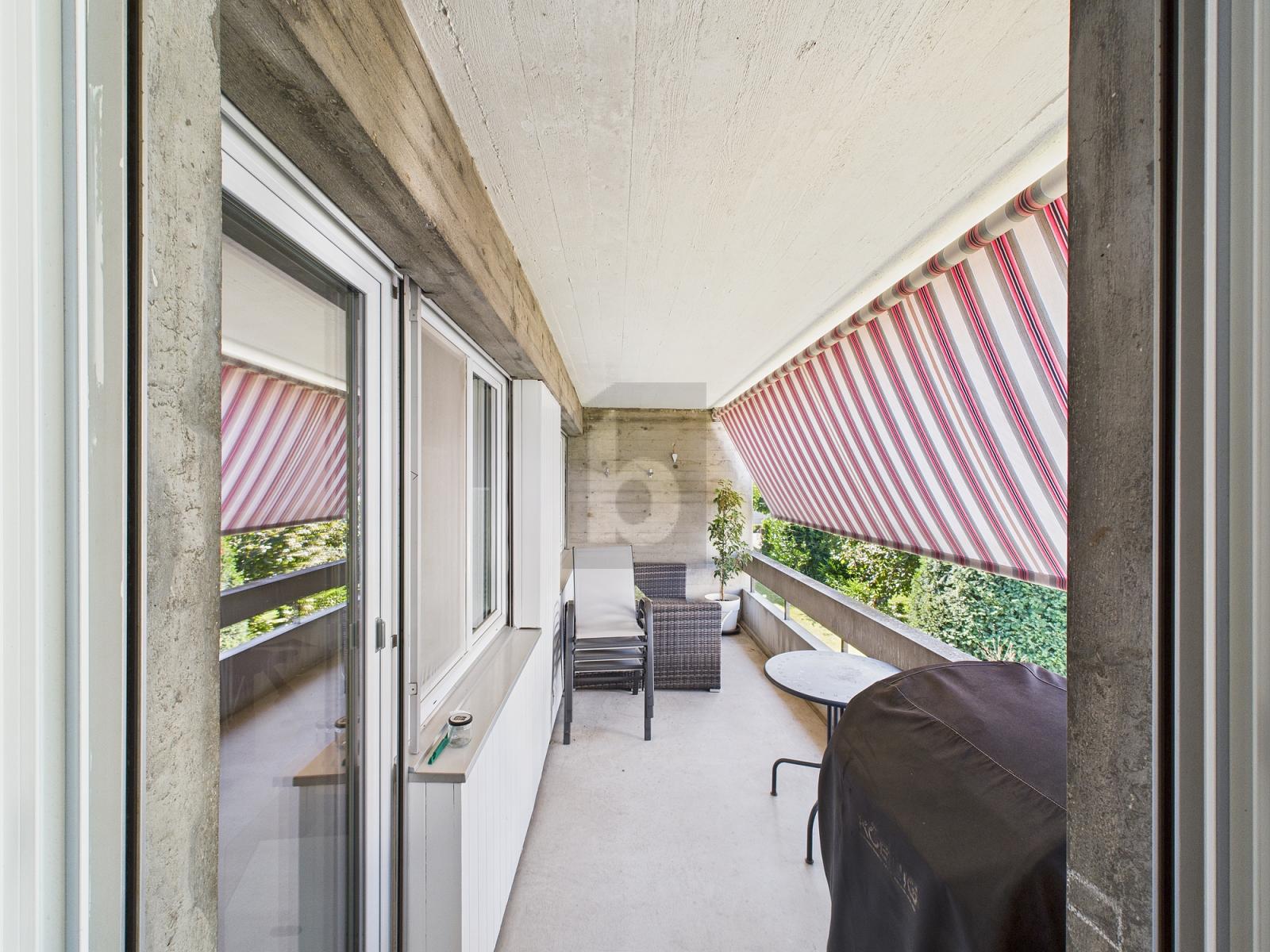 HELL, GUT GELEGEN, MIT BALKON UND EINBAUSCHRANK - 0